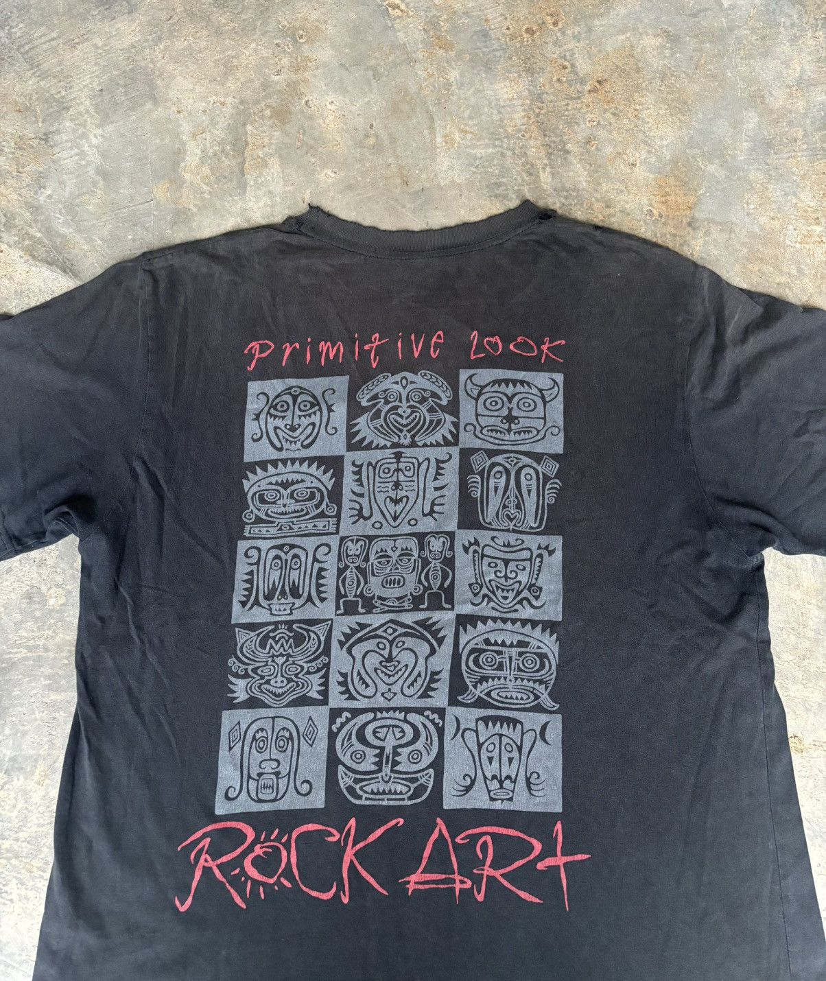 Vintage vintage Primitiv Look Rock Art Tshirt Size US L / EU 52-54 / 3 - 5 Thumbnail