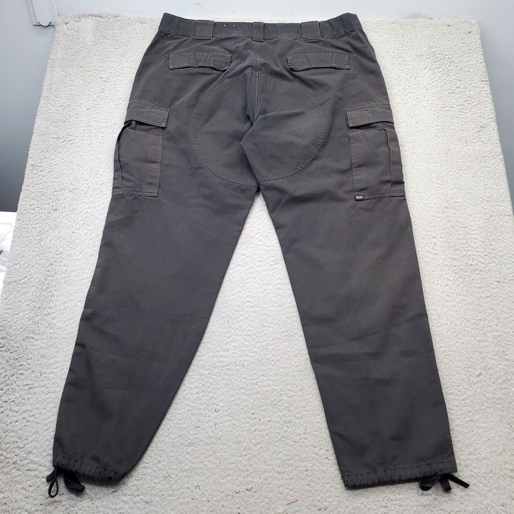 Vintage 5.11 Tactical Series Cargo Pants Mens XL Black Flex Fire Hose Work Double Knee Pants Mens XL Black Cargo Fire Hose Double Knee Size US 36 / EU 52 - 2 Thumbnail