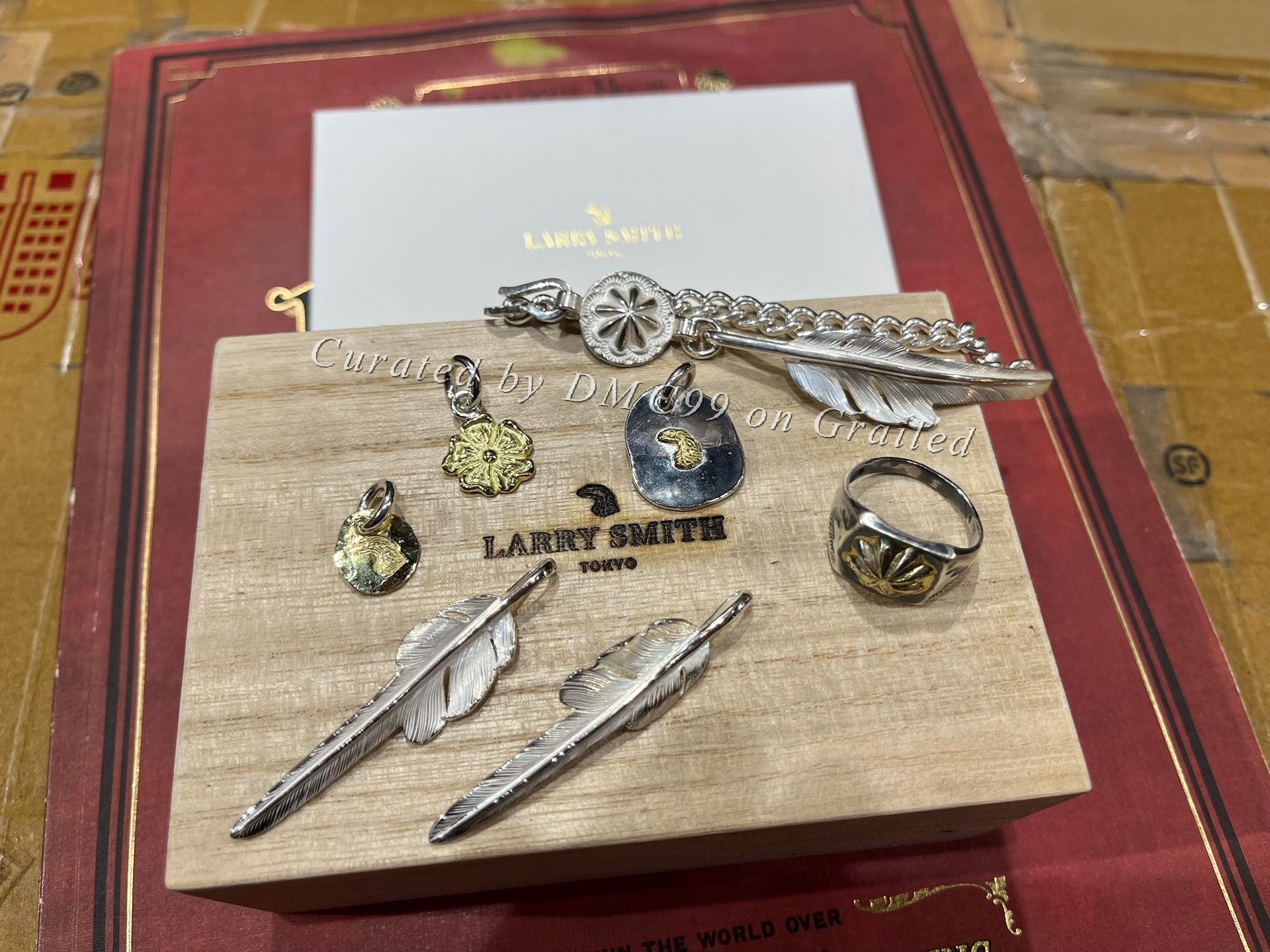 Goro's × Larry Smith 18K EAGLEHEAD PLAIN FEATHER | Grailed