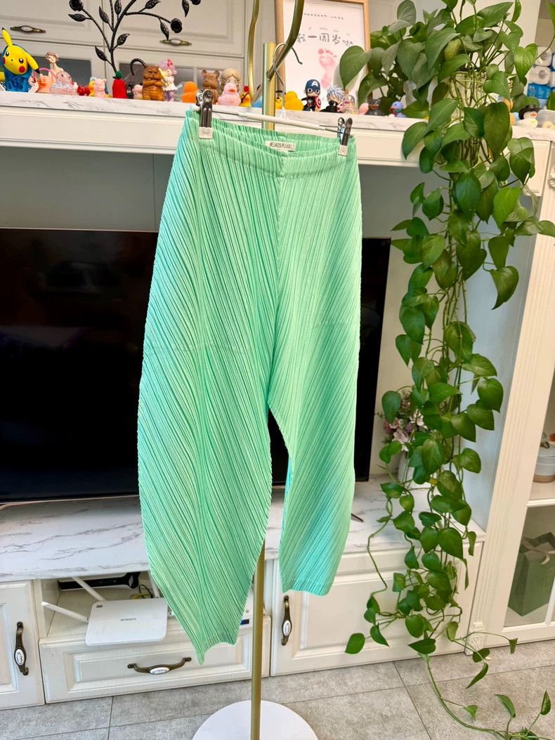 Issey Miyake Issey Miyake size:3 Apple green pleated pants Size 42" / US 20 - 2 Thumbnail