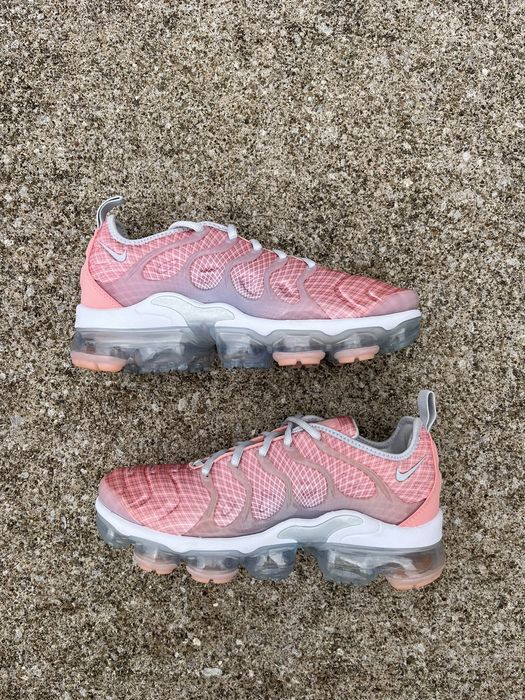 Nike air vapormax on sale plus bleached coral