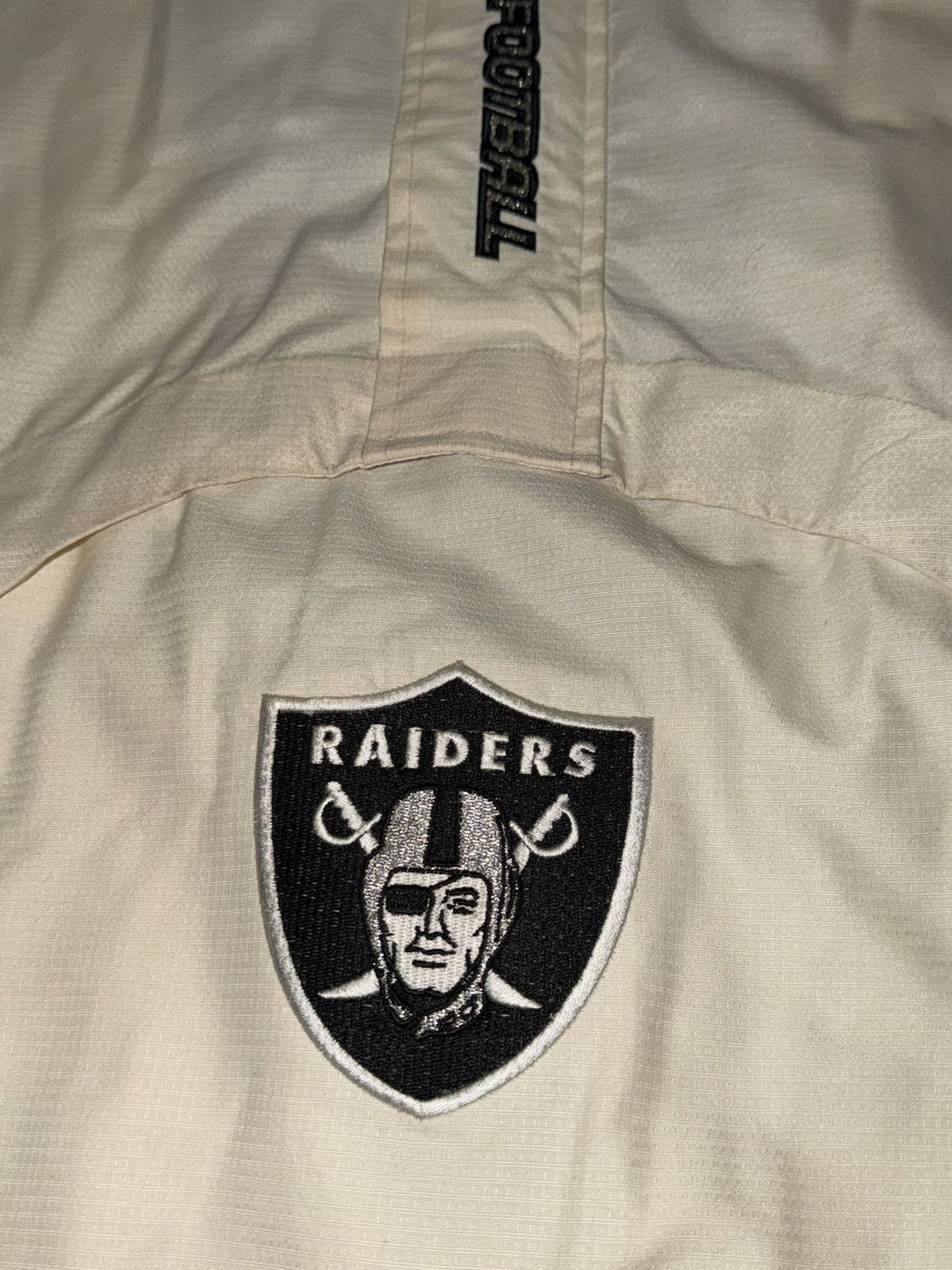 Reebok Vintage Raiders Reebok Puffer Jacket size Large Size US L / EU 52-54 / 3 - 2 Thumbnail