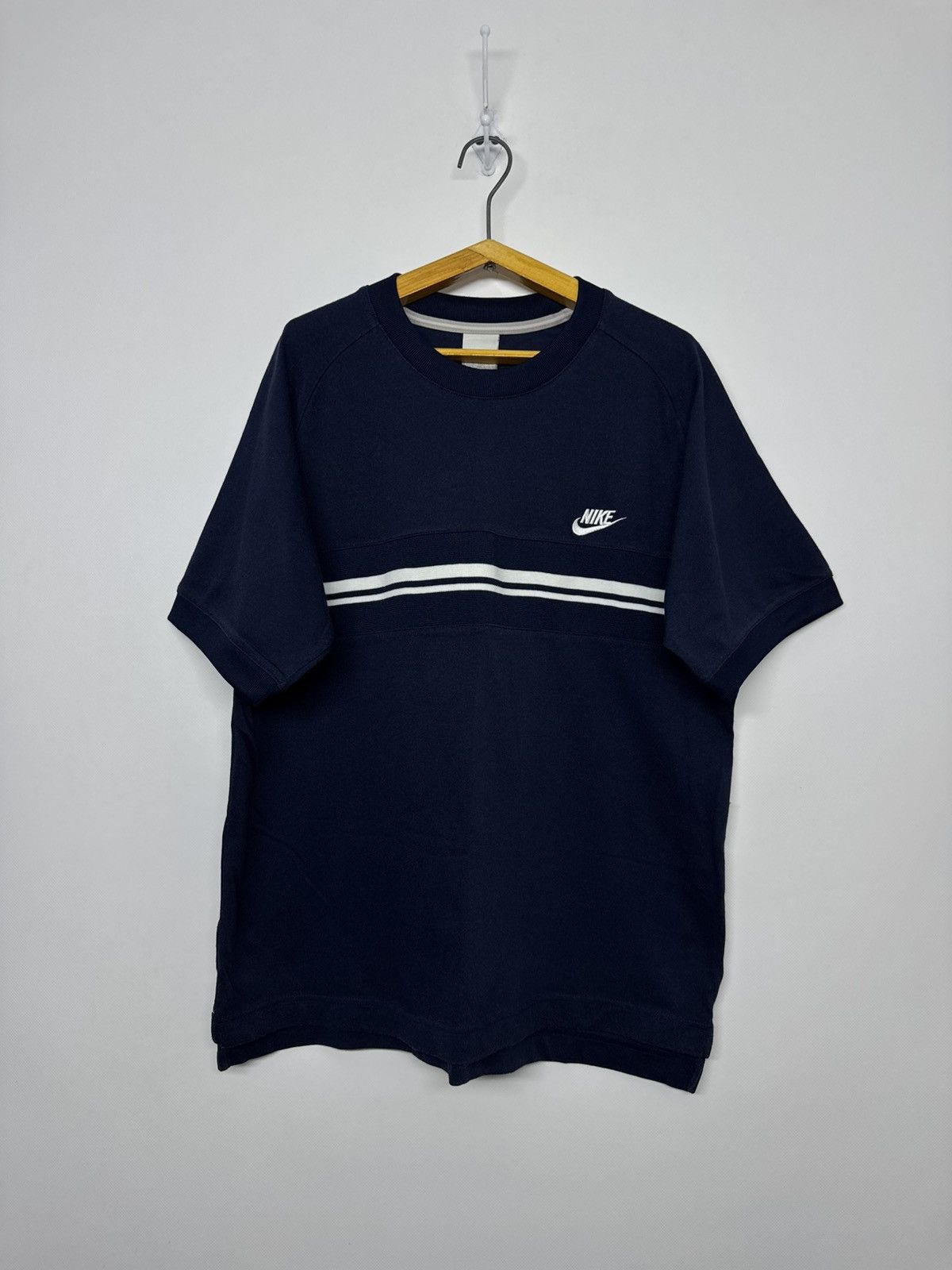 Nike Vintage Y2k Nike Swoosh Logo T-Shirt Size US L / EU 52-54 / 3 - 1 Thumbnail