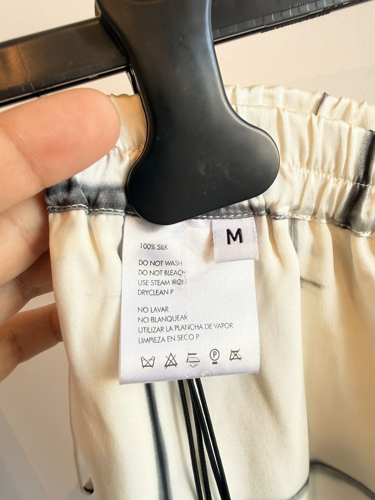 Other DELOS Printed Silk Shorts White Black Shibori Tie-Dye Size M Size US 31 - 9 Thumbnail