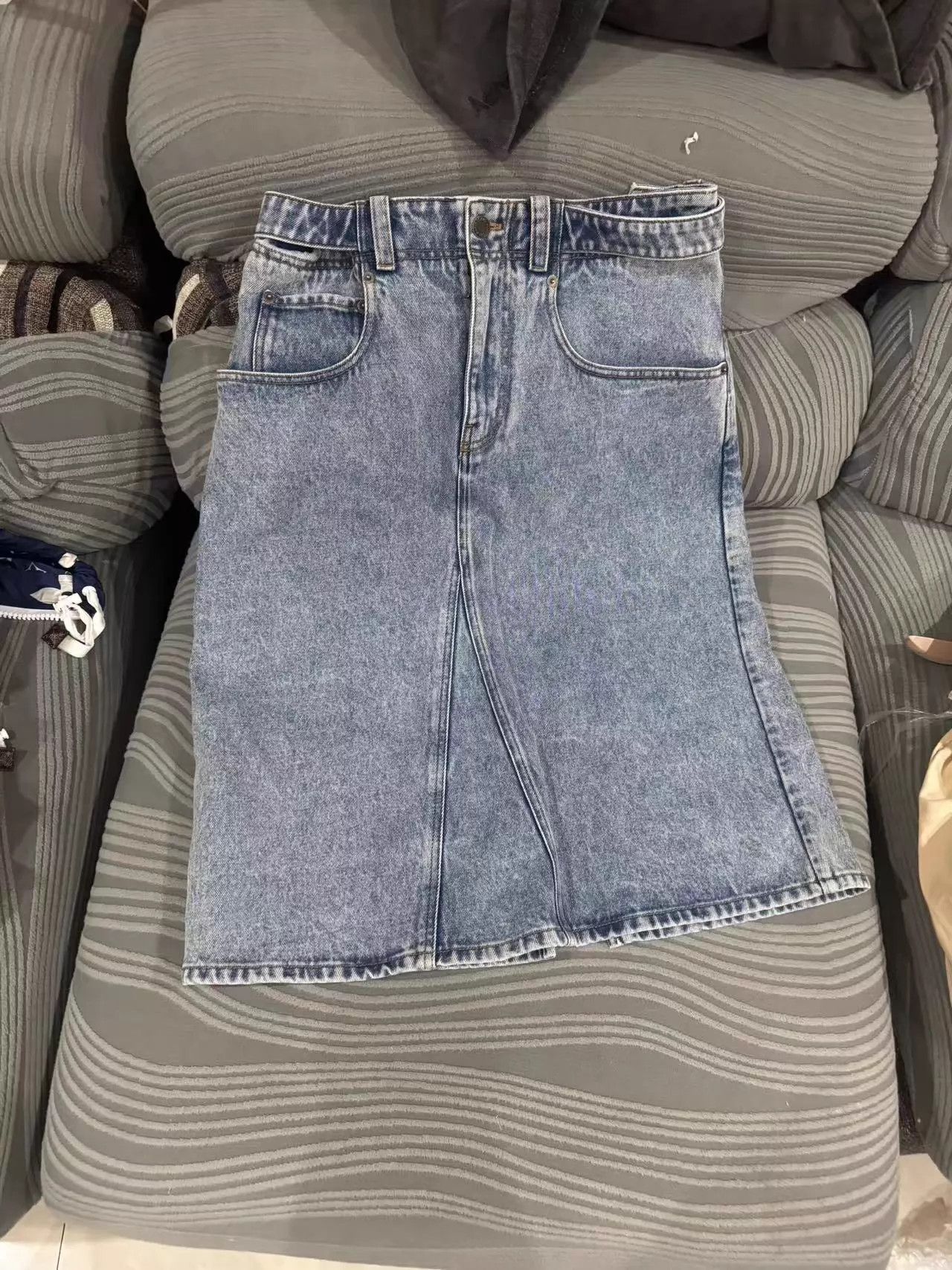 Louis Vuitton LV 24 Denim Bodycon Skirt 38 New, Adjustable Waist Size 27" / US 4 / IT 40 - 2 Thumbnail