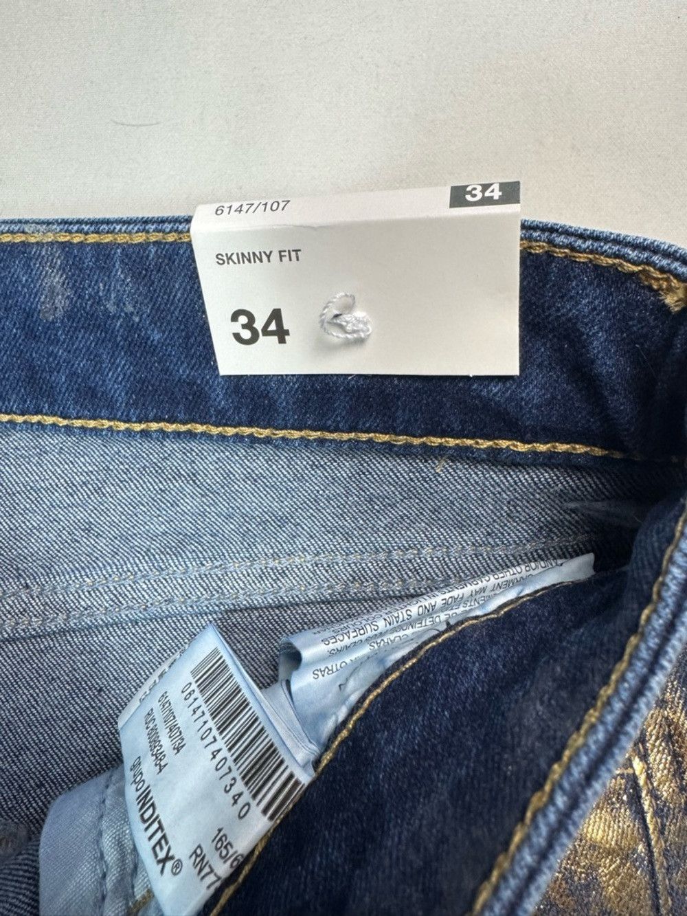 Zara NWT New Zara Coated Golden Foil Skinny Jeans Size 2 Size 26" / US 2 / IT 38 - 6 Thumbnail