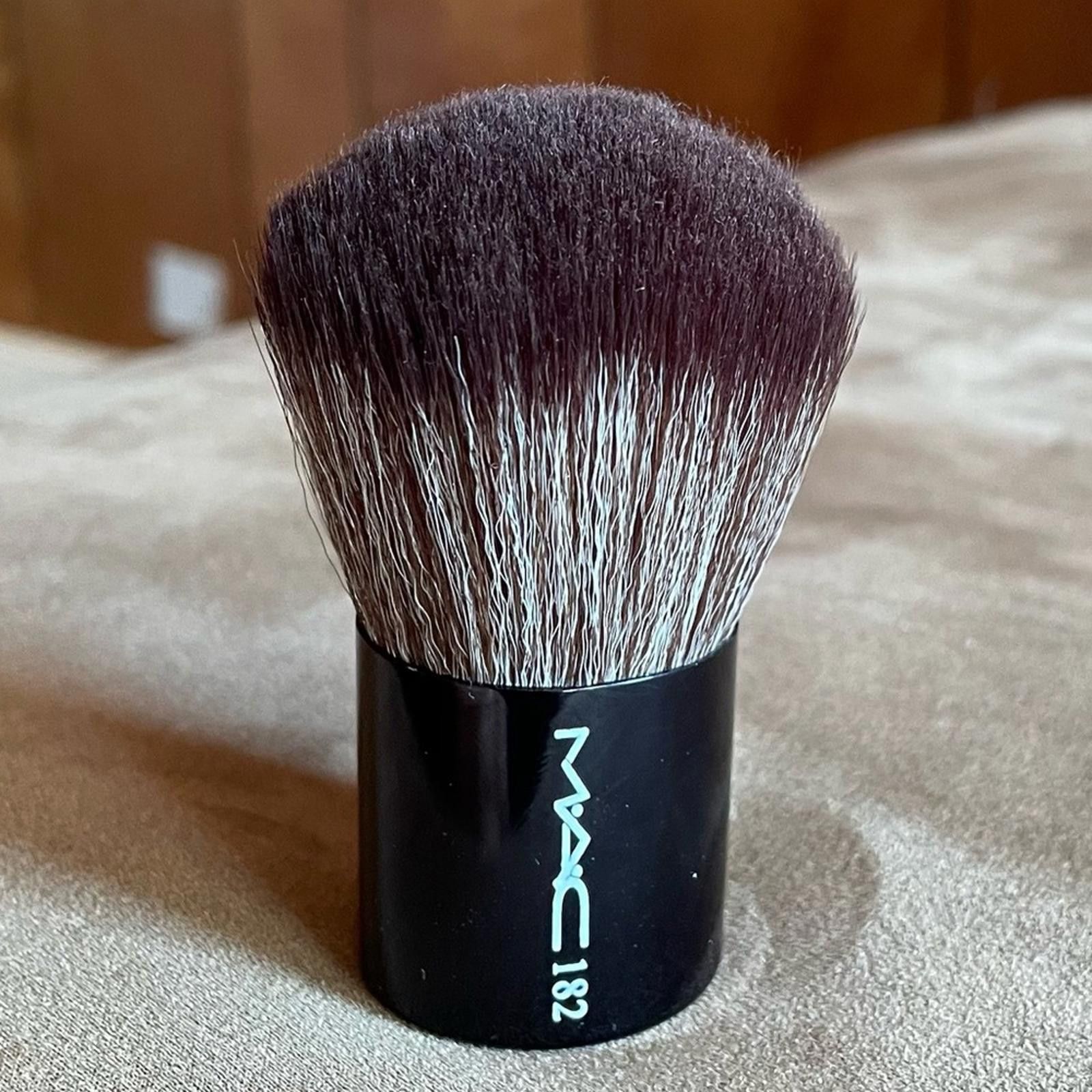 Other MAC Cosmetics 182 SYNTHETIC BUFFER BRUSH EUC Size ONE SIZE - 5 Thumbnail