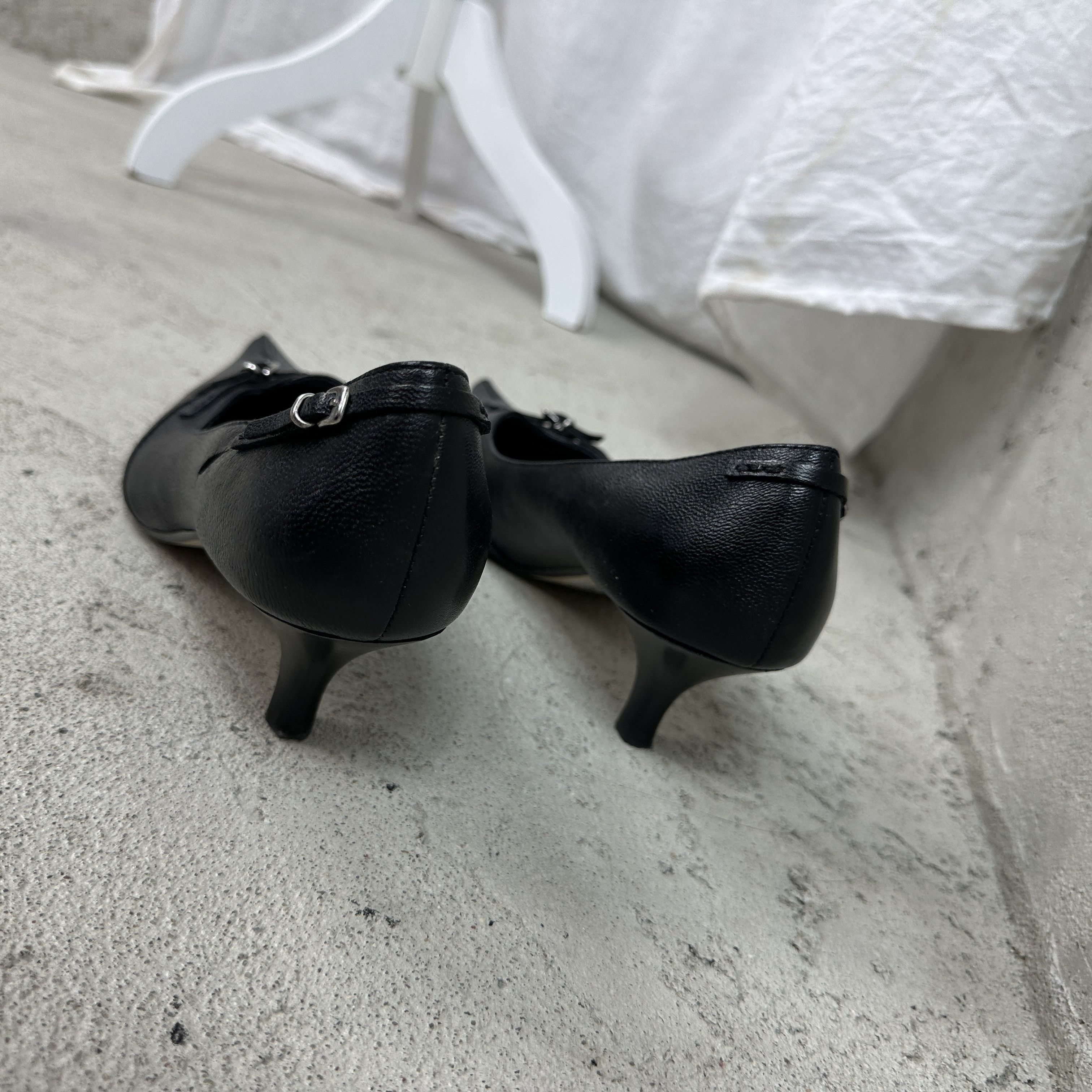 Vintage Vintage Avant Garde Opium Leather Y2K Buckled Heels Size US 10 / IT 40 - 6 Thumbnail