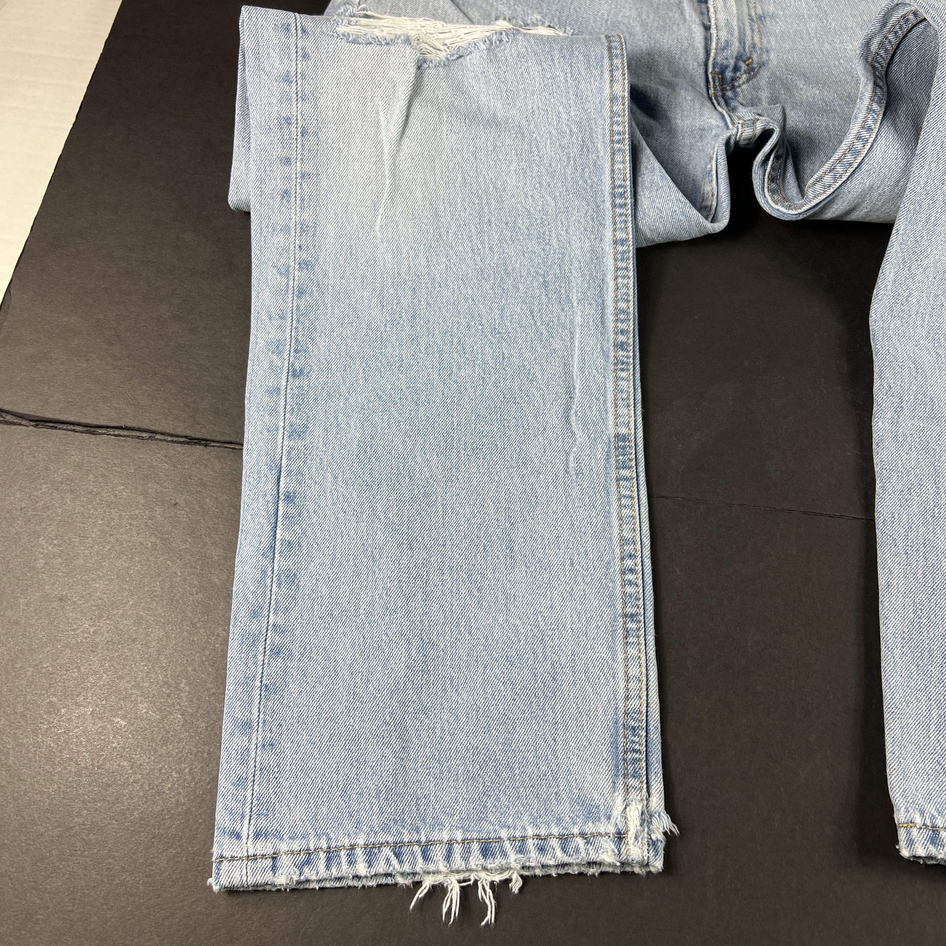 Levi's Levi's Jeans 505 Straight Light Blue Thrashed Cotton Denim Size US 37 - 8 Thumbnail