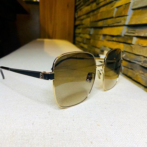 image of YVES Saint Laurent NWT Saint Laurent M75 - 004 Oversized Sunglasses in Gold, Women's