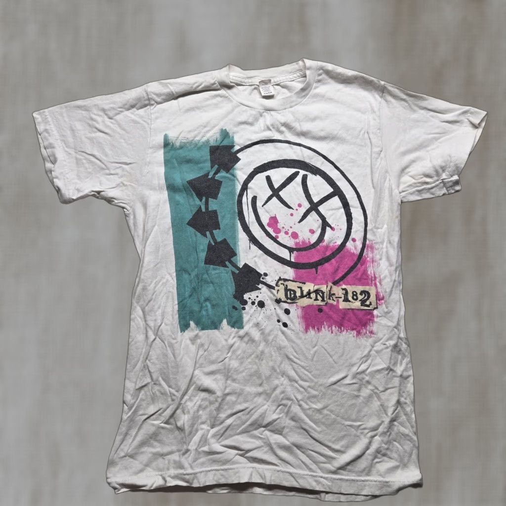 Vintage VINTAGE Blink 182 Band T-Shirt Adult Small White Graphic Rock Music 90s Mens Size US S / EU 44-46 / 1 - 1 Thumbnail