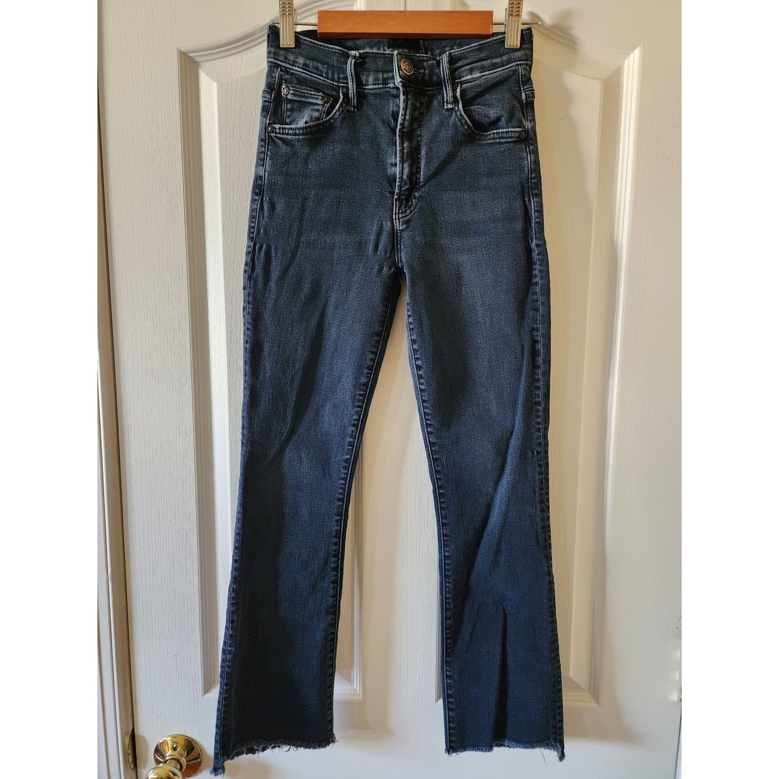 MOTHER Mother Denim Insider Crop Step Fray Jeans Size 25 Bootcut Size 25" / US 0 / IT 36 - 1 Thumbnail