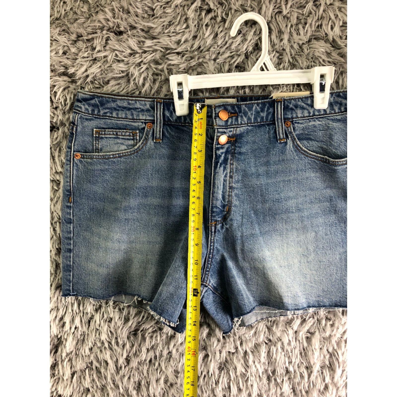 Vintage VINTAGE Universal Thread Midi Shorts Womens Size 14 Blue Denim Jean Shorts Size 36" / US 14 / IT 50 - 3 Thumbnail