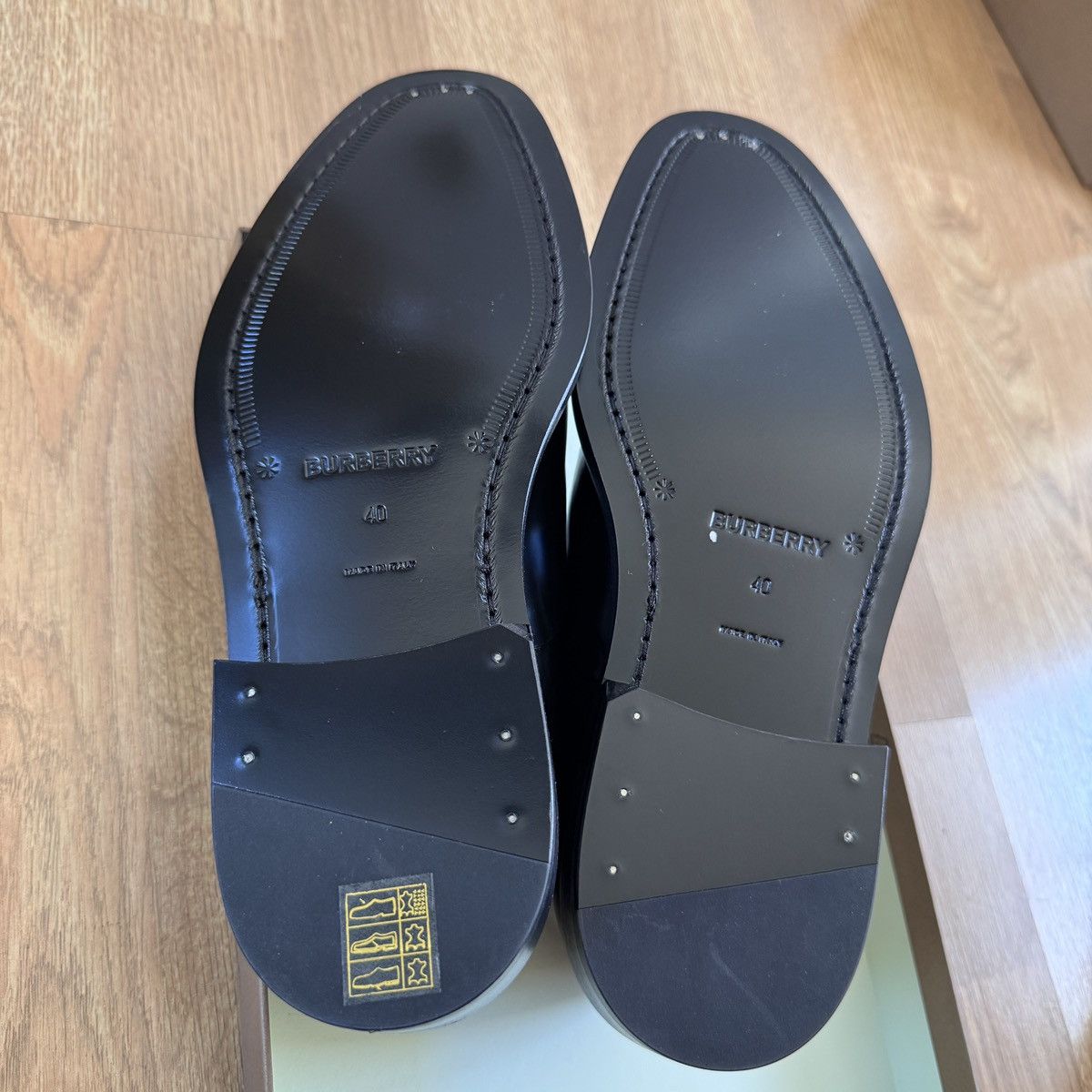 Burberry Burberry Streamdale leather lace-up shoes In Black Size 40 Size US 7 / EU 40 - 7 Thumbnail