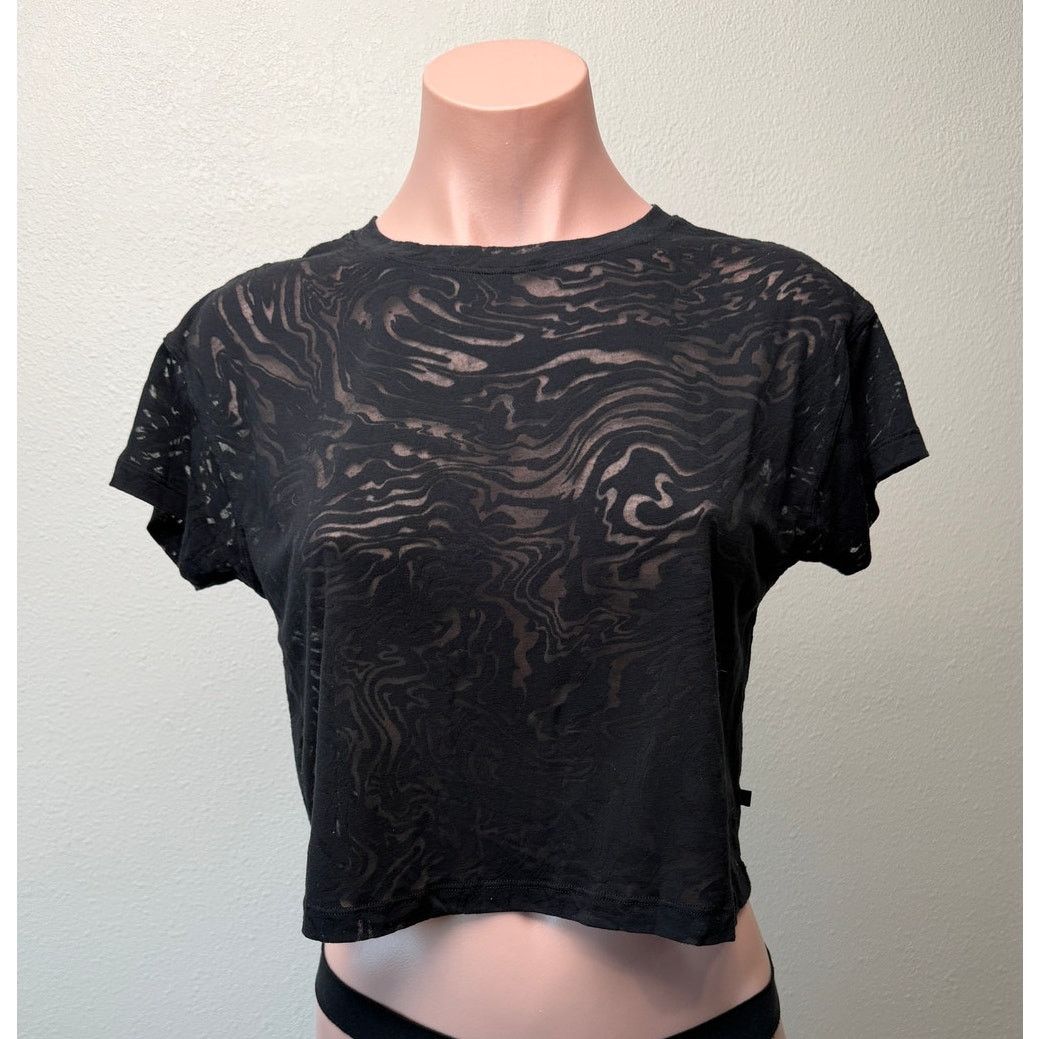 Lululemon Lululemon All Yours Cropped T-Shirt Veil Black Women Size 8 Size M / US 6-8 / IT 42-44 - 1 Thumbnail