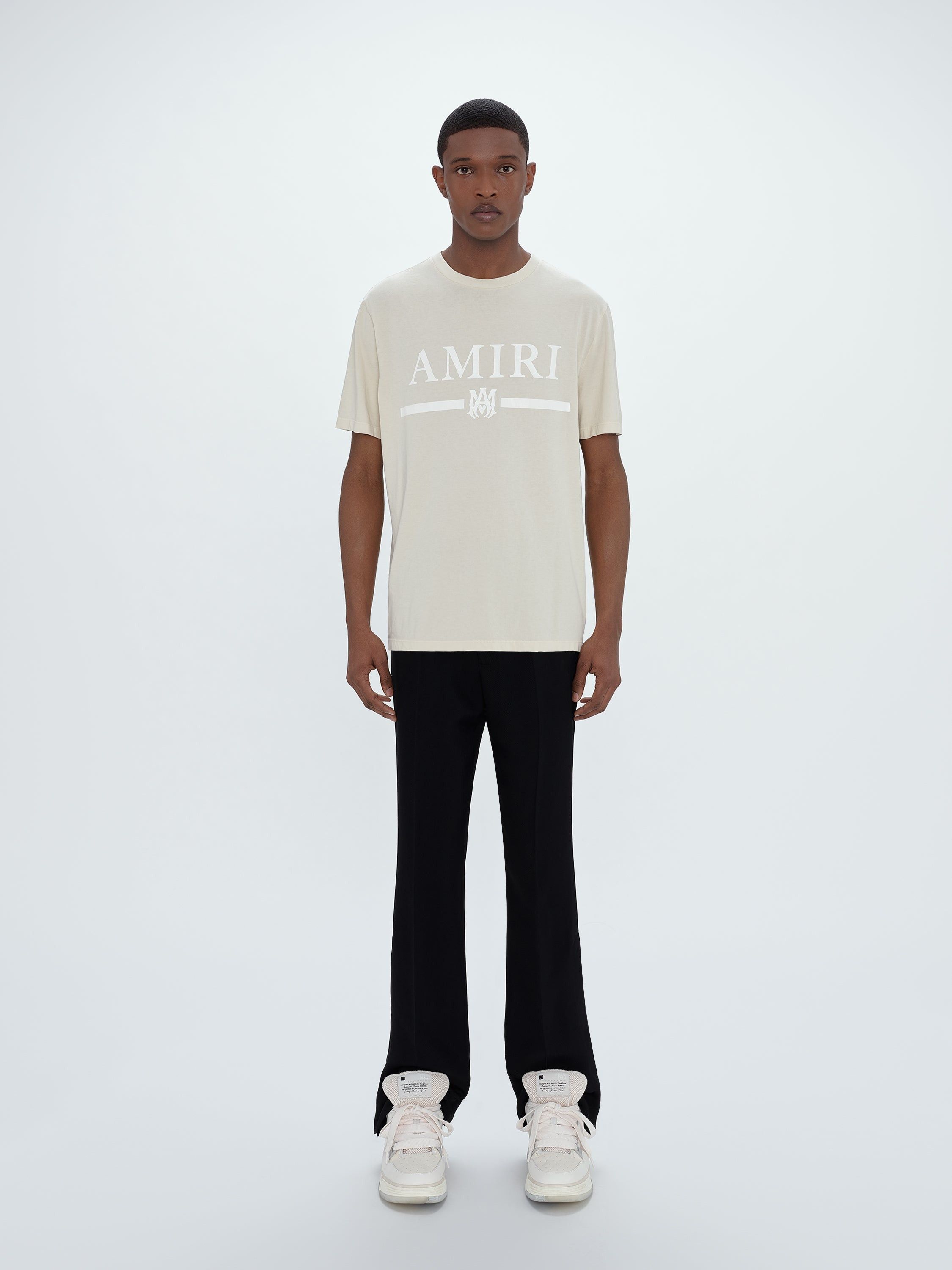 Amiri o1w1db10125 Logo Short Sleeve T-Shirt in Off White Size US S / EU 44-46 / 1 - 2 Thumbnail