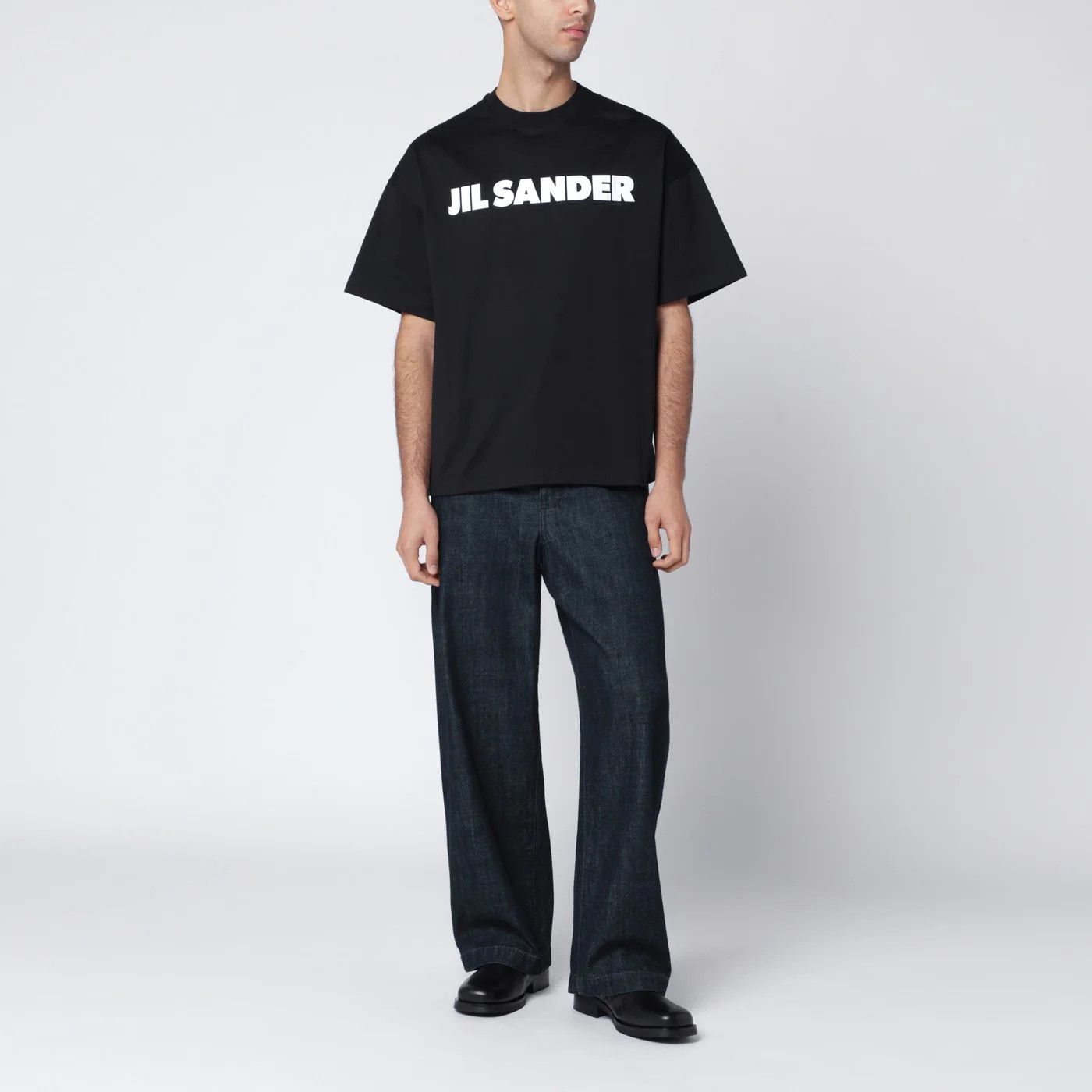 Jil Sander o1d2blof0526 Boxy Logo Short Sleeve T-Shirt in Black Size US S / EU 44-46 / 1 - 1 Thumbnail