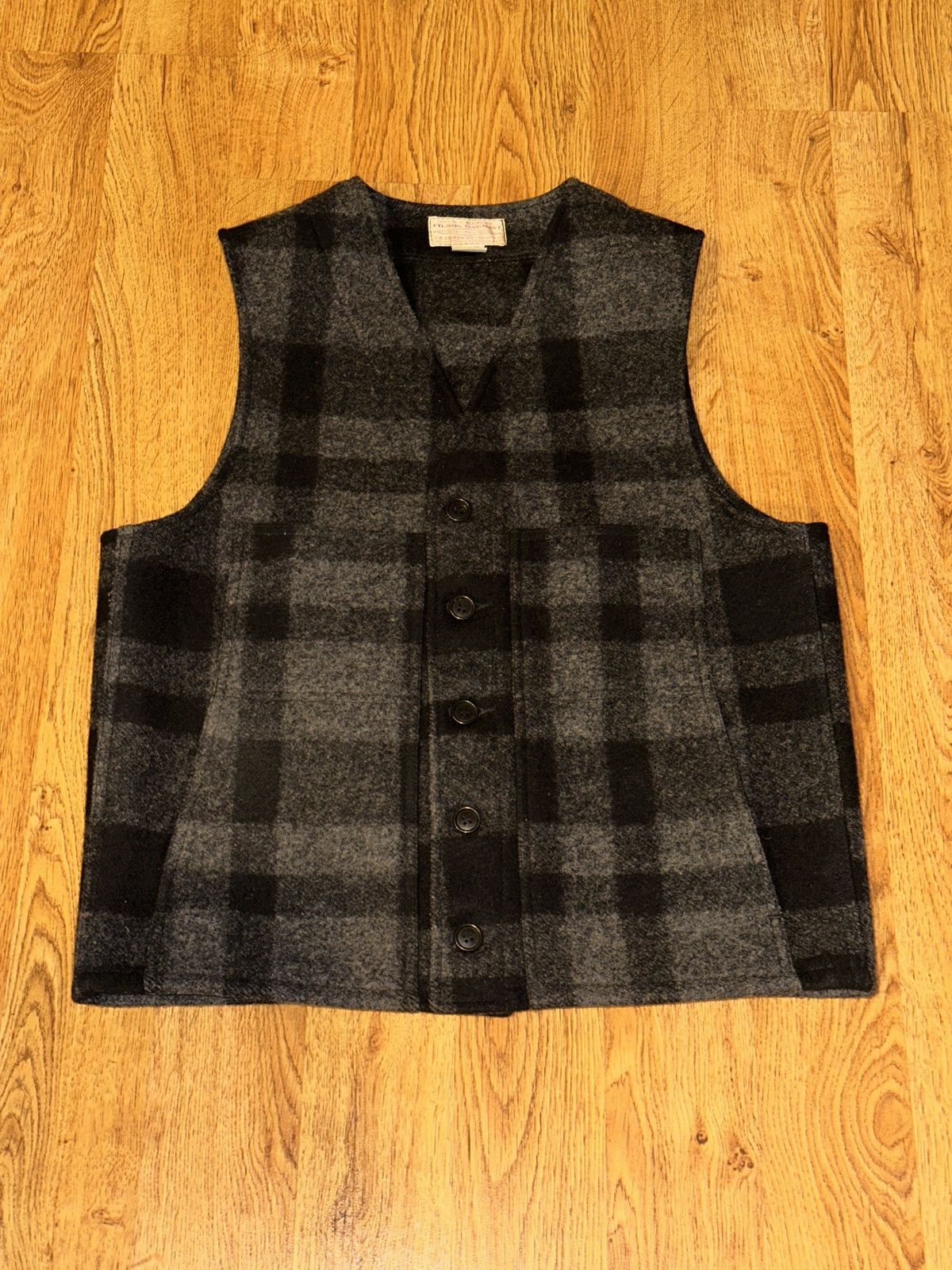 Filson Vintage CC Filson Vest 40 Grey Mackinaw Virgin Wool Plaid Size US M / EU 48-50 / 2 - 1 Thumbnail