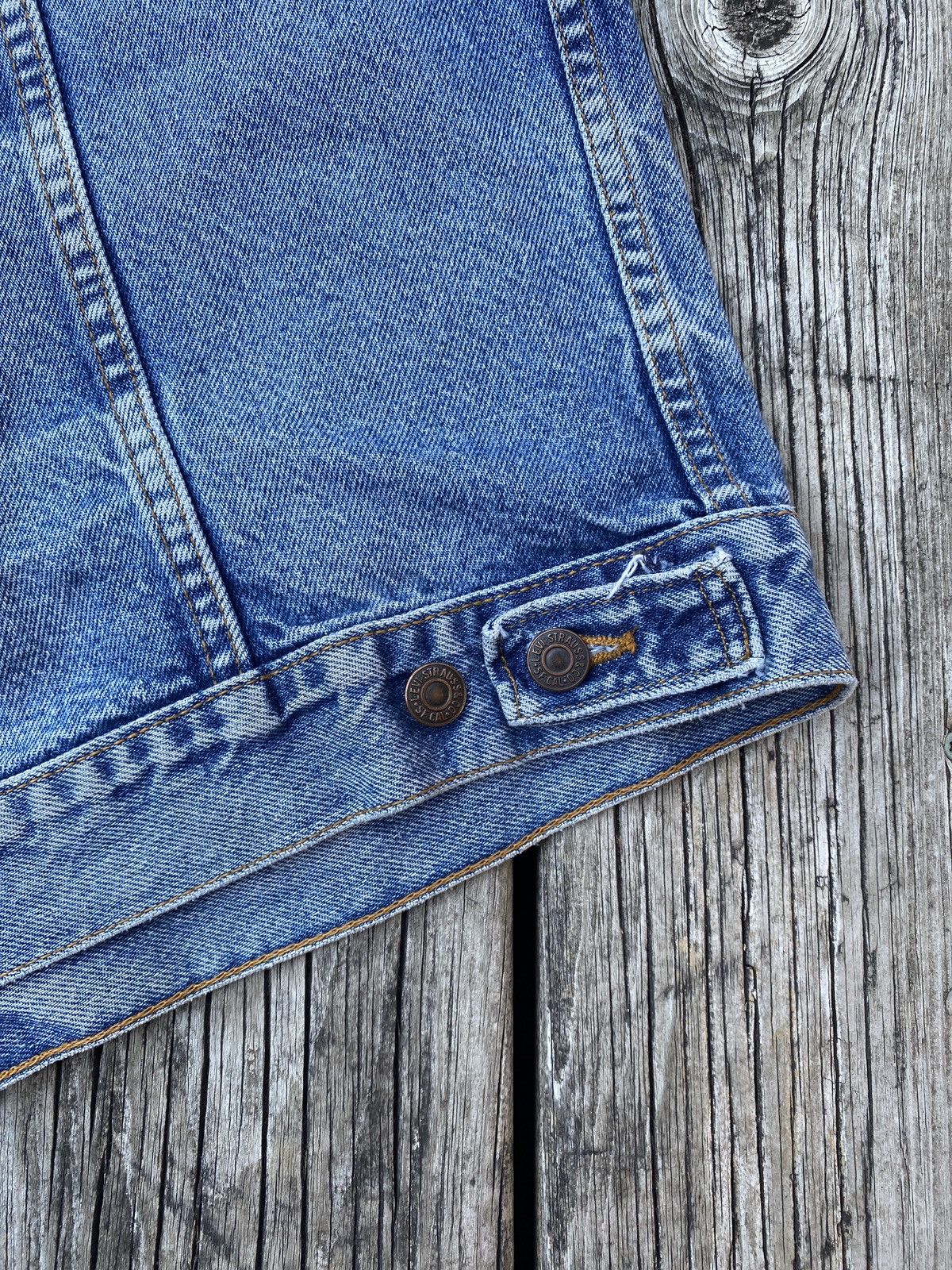 Levi's 90s distressed faded Levi's denim jacket sz 44 Size US L / EU 52-54 / 3 - 8 Thumbnail