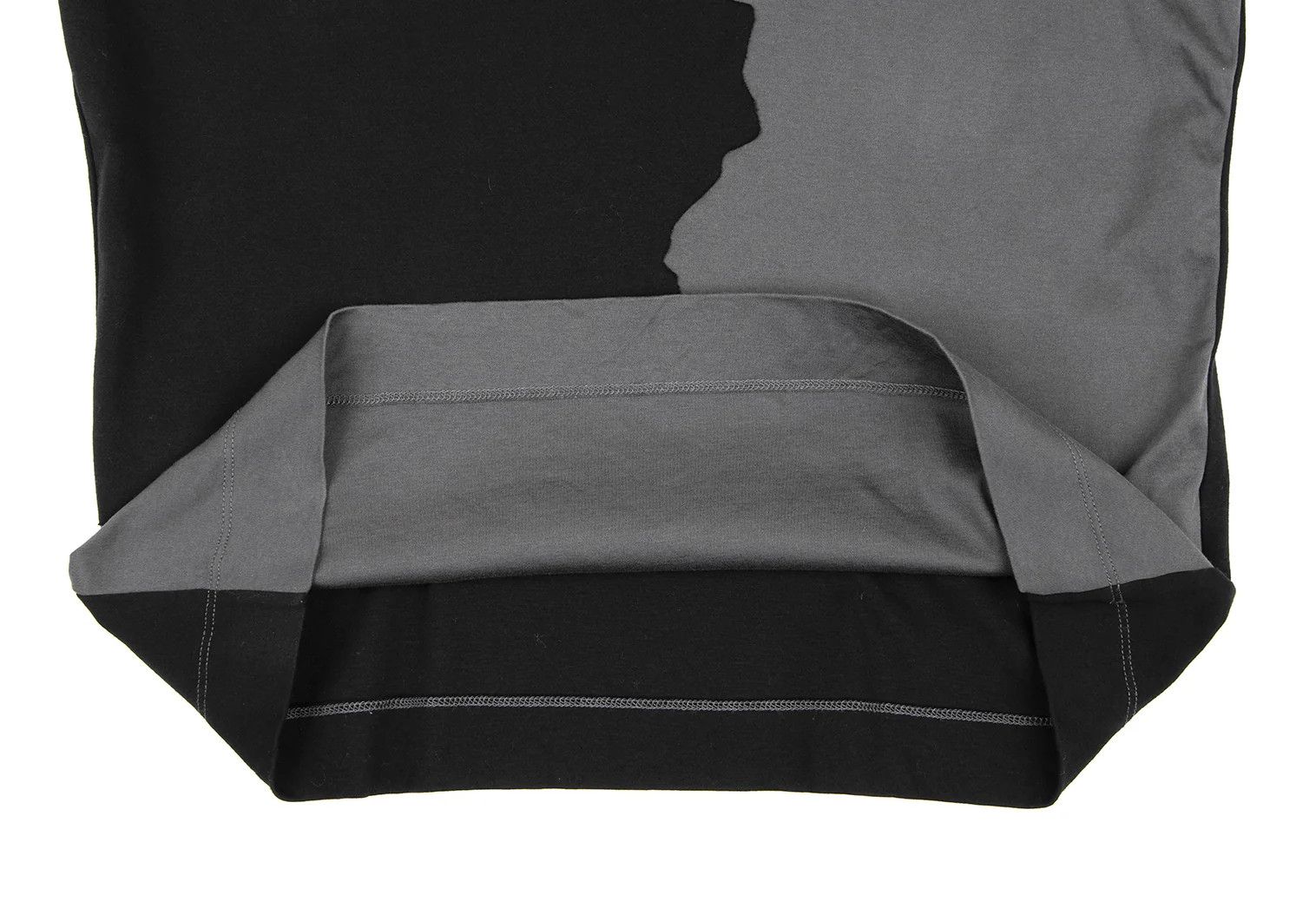 Issey Miyake Two-Tone Bonding T-Shirt in Black and Gray Size US M / EU 48-50 / 2 - 7 Thumbnail