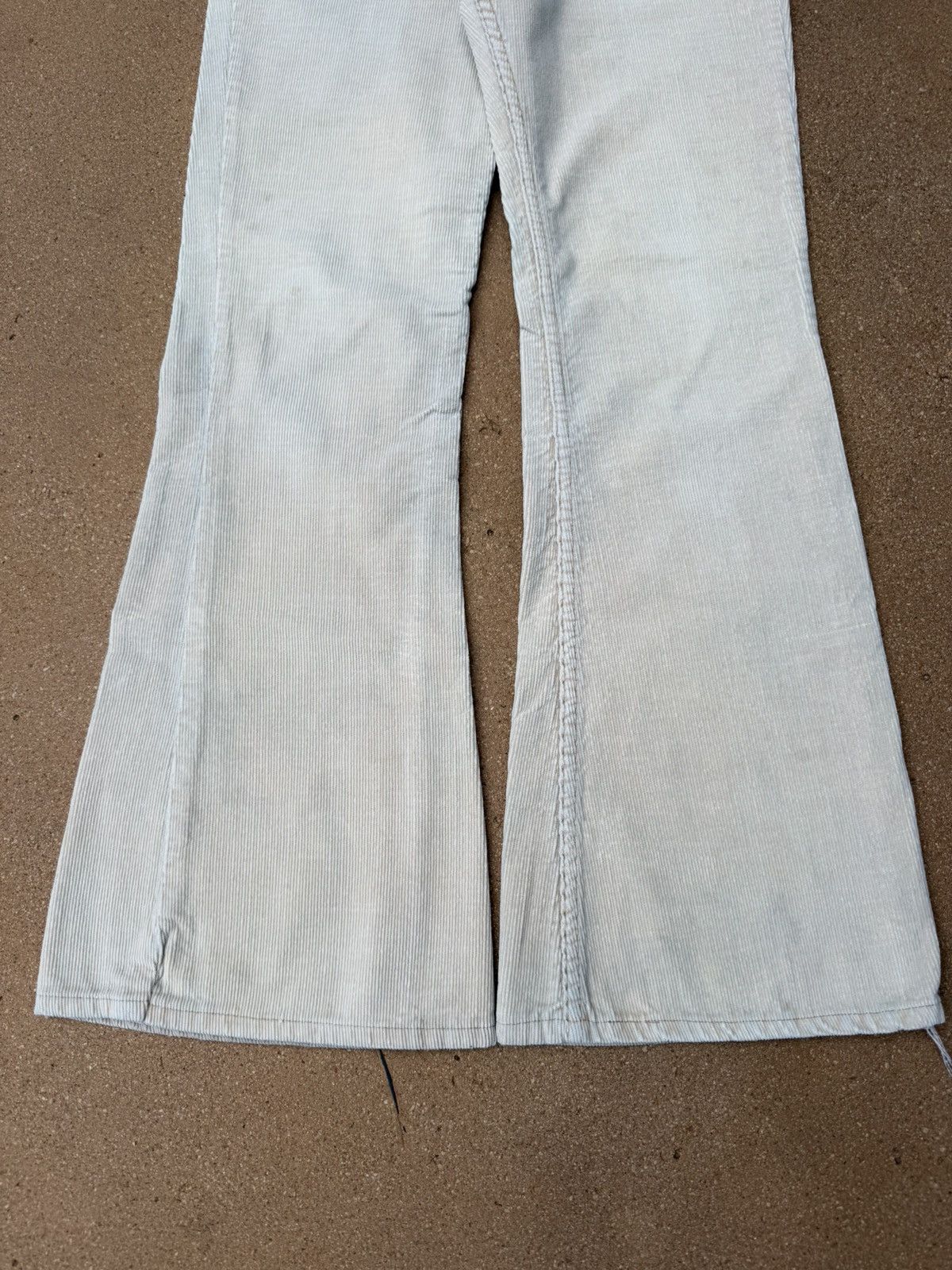 Levi's Vtg 70’s Levi’s 784 Bellbottom Flare Corduroy Pants 30x30 Size US 30 / EU 46 - 3 Thumbnail
