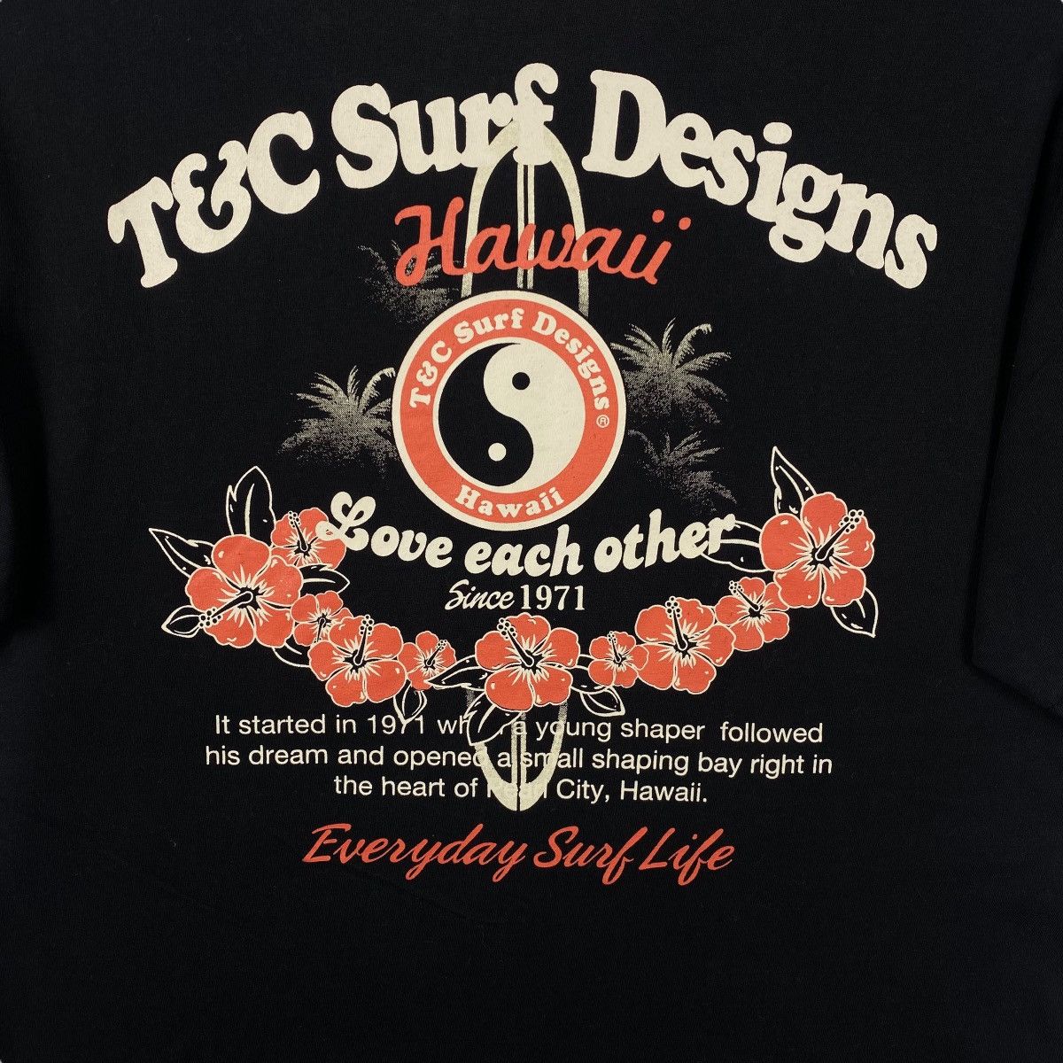 Vintage Vintage T&C Surf Designs Hawaii Love Each Other Graphic Surf Size US L / EU 52-54 / 3 - 2 Thumbnail