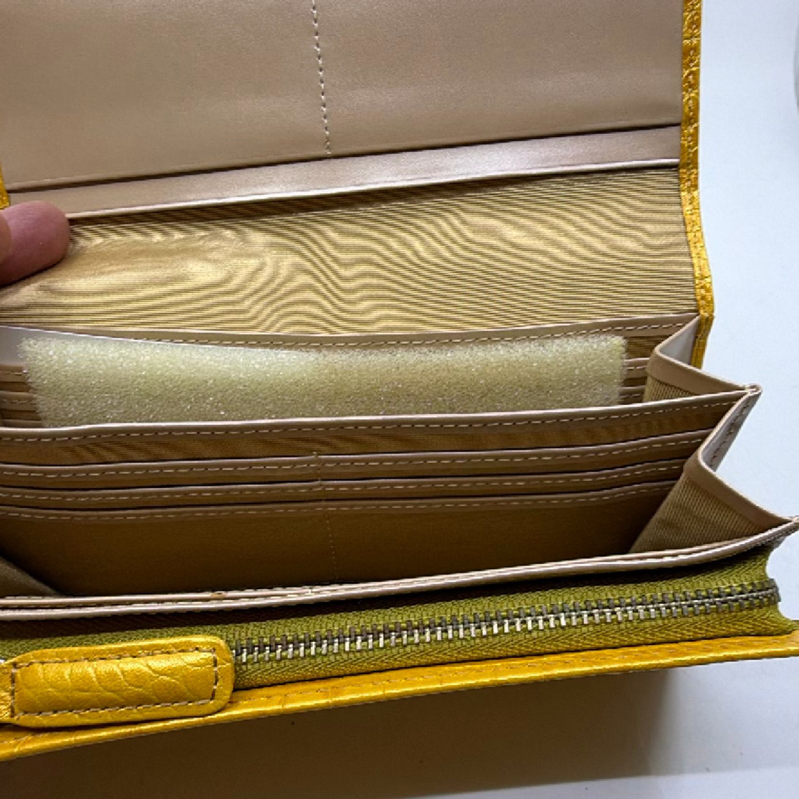Le Prairies Ginza Continental Wallet Gold Crocodile Embossed