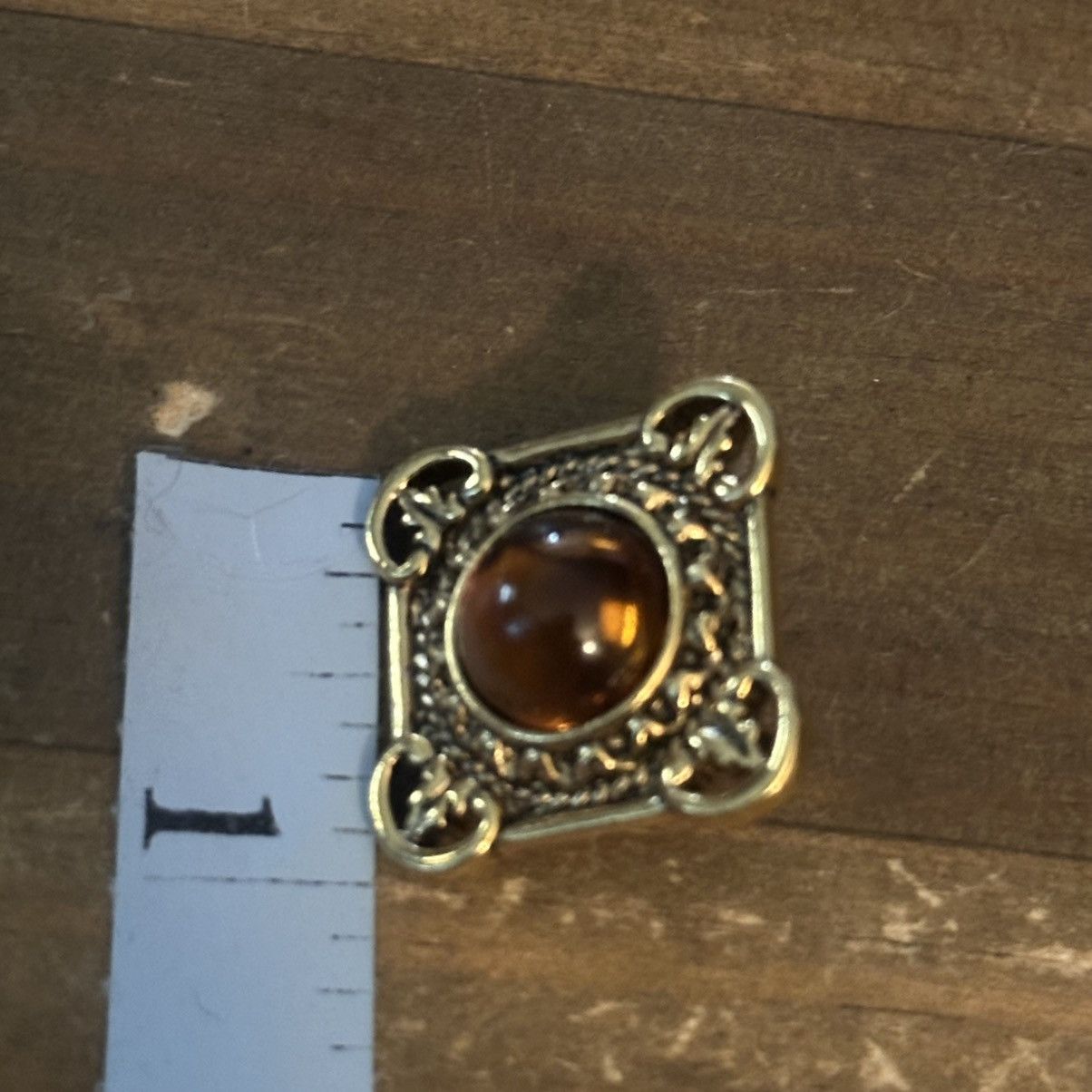 Other × Vintage Vintage Avon gold tone square ornate amber clip on earrings Size ONE SIZE - 3 Thumbnail