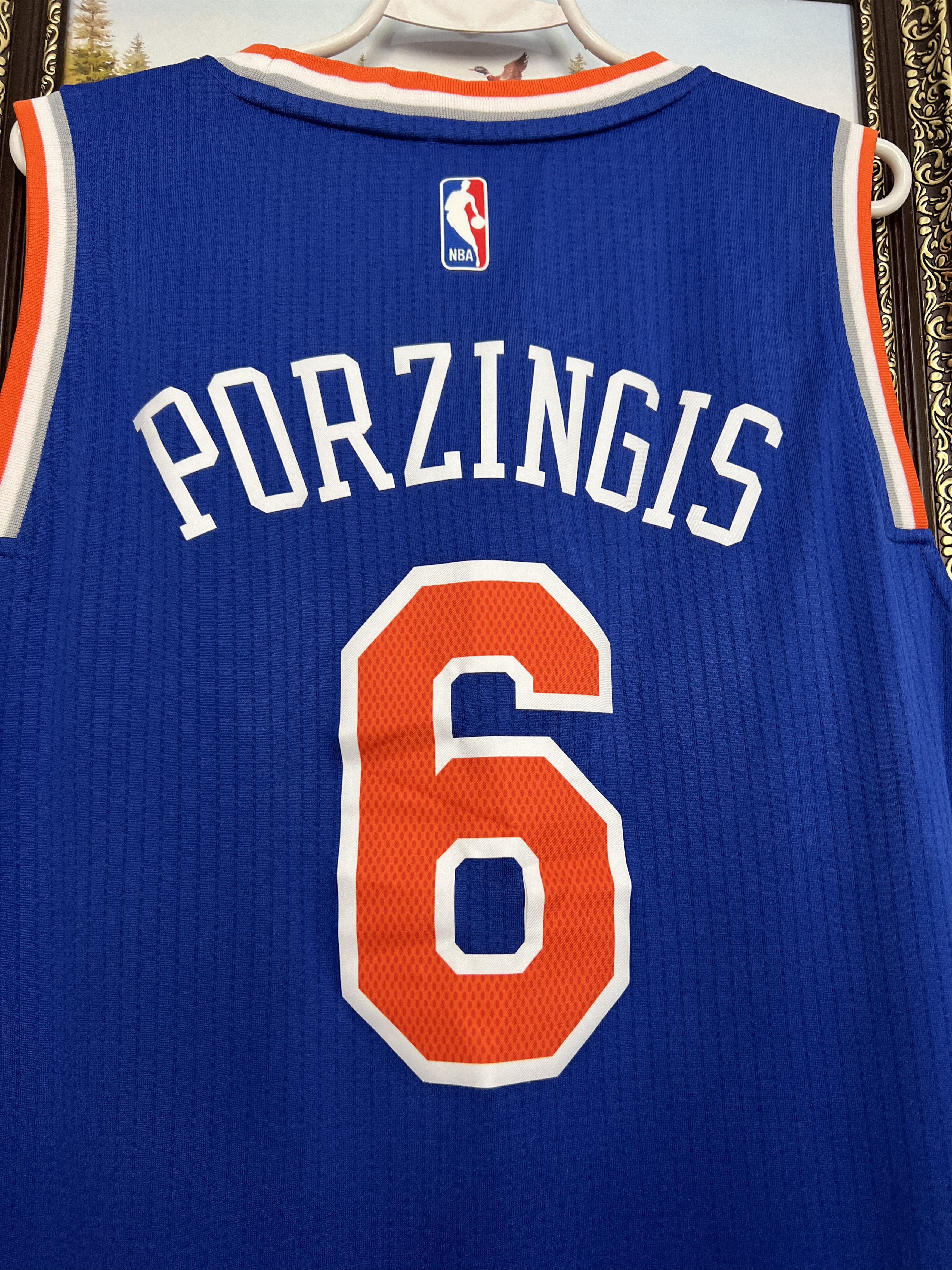 Adidas Vintage New York Knicks NBA Jersey #6 Porzingis Trikot Size US M / EU 48-50 / 2 - 10 Thumbnail
