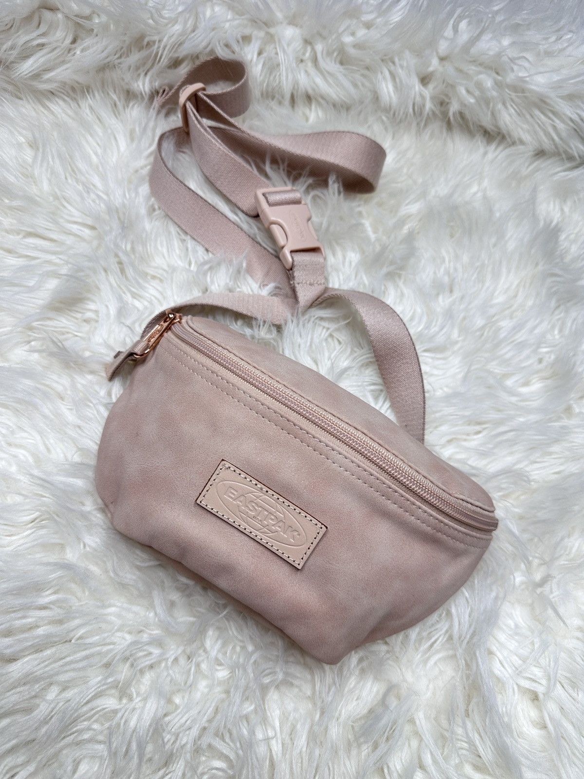 Eastpak Eastpak belt bag, pink, perfect condition, made in USA Size ONE SIZE - 1 Thumbnail