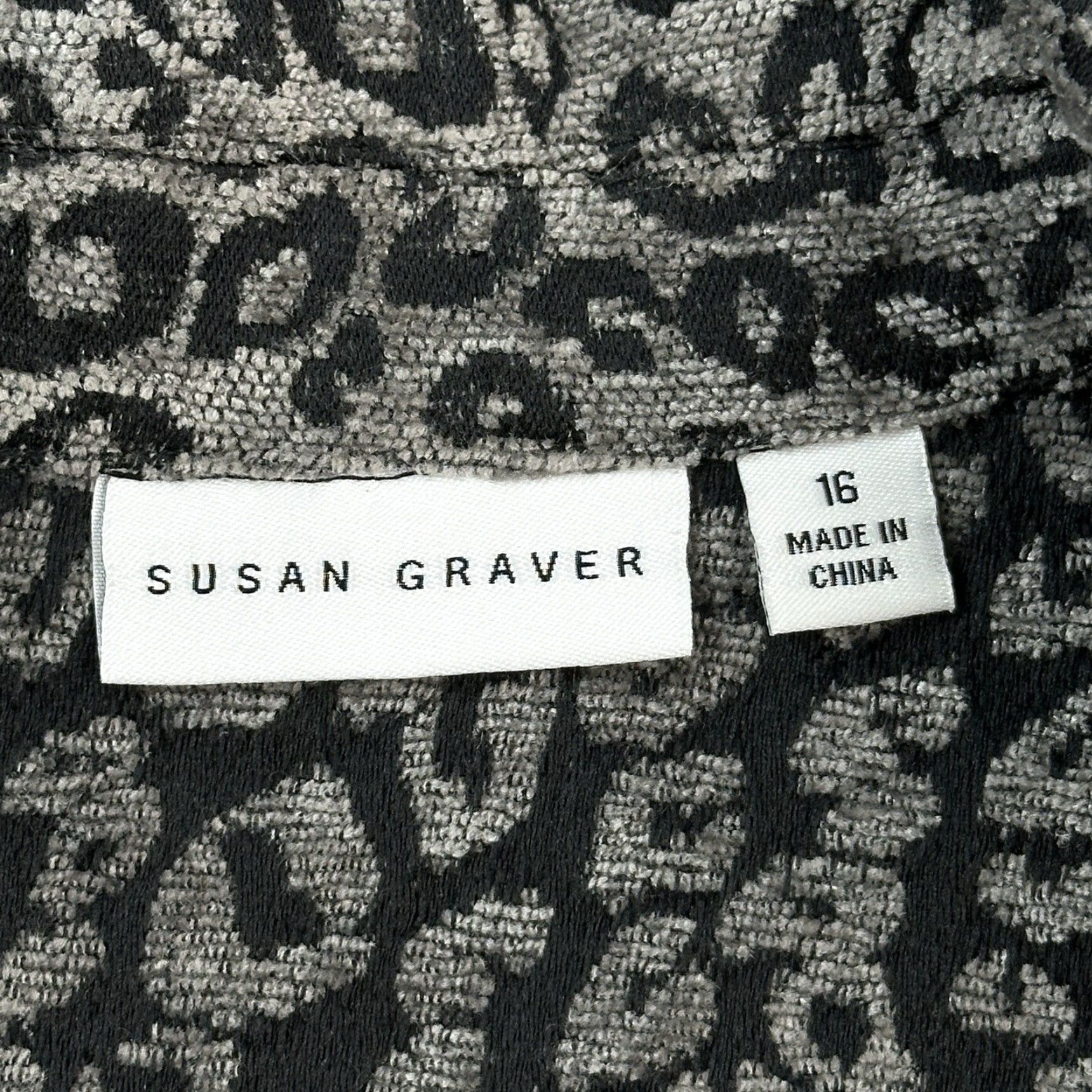 Vintage VINTAGE Susan Graver Vest Women's 16 Gray Animal Print Tapestry Leopard Sleeveless Boho Size M / US 6-8 / IT 42-44 - 4 Thumbnail