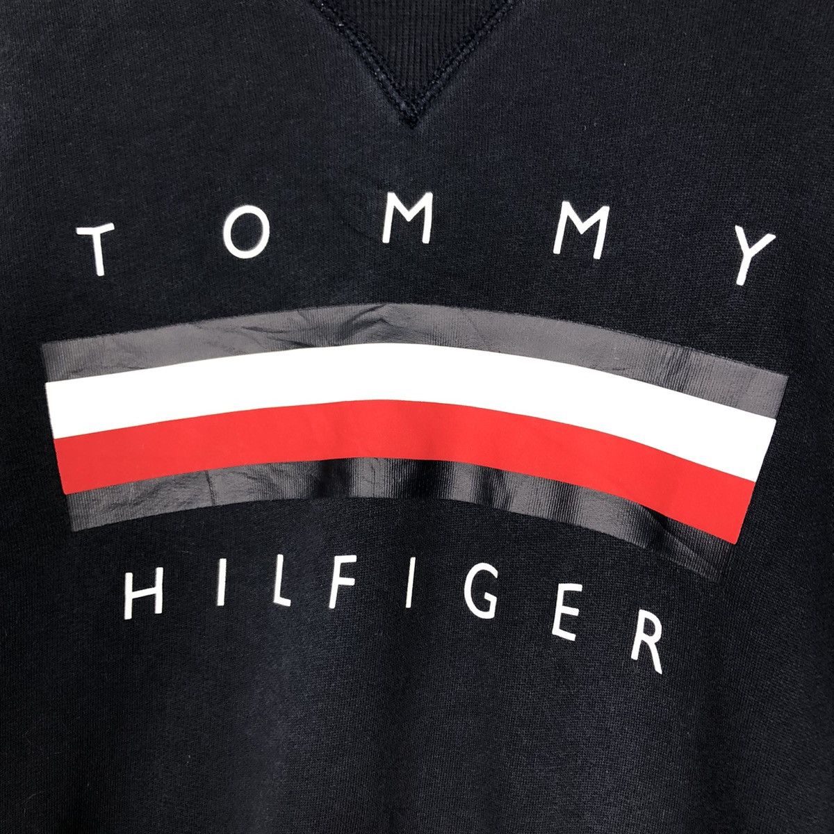 Japanese Brand Tommy Hilfiger Embroidered Flag Stripe Crewneck – Navy Size US M / EU 48-50 / 2 - 13 Thumbnail