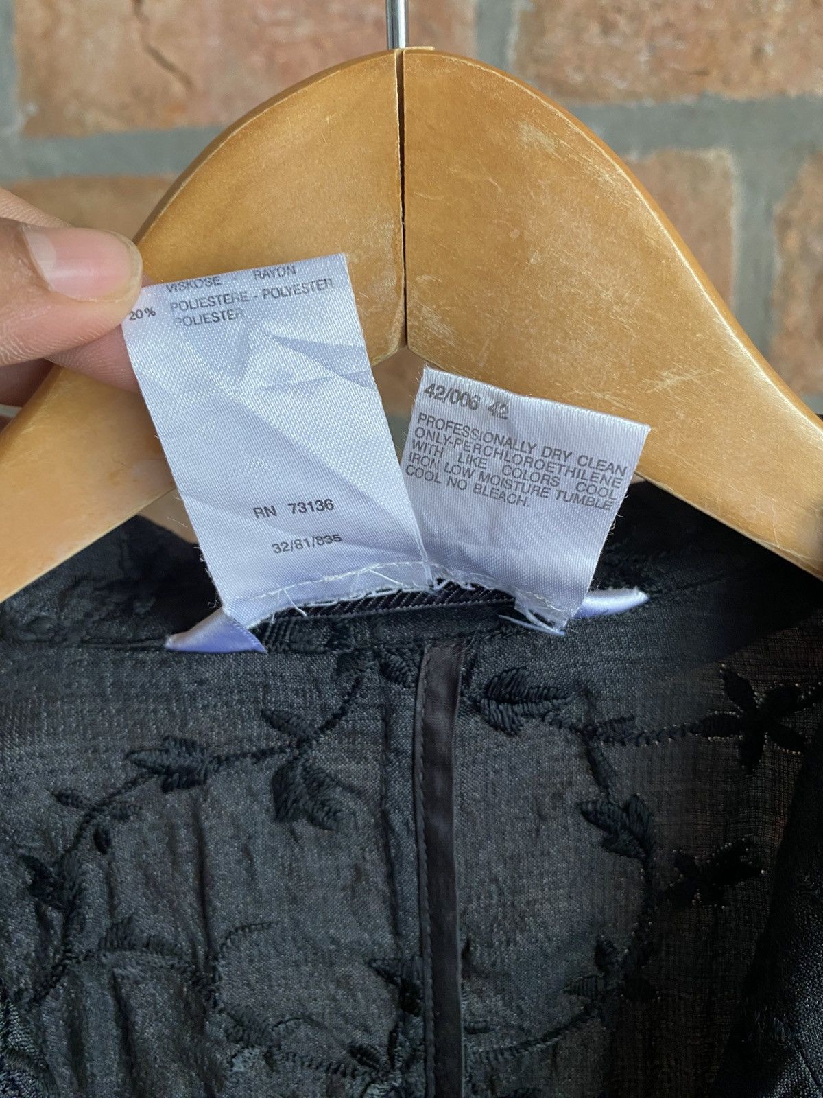 Sportmax SPORTMAX Black Floral Embroidered Silk Blazer. Size M / US 6-8 / IT 42-44 - 4 Thumbnail