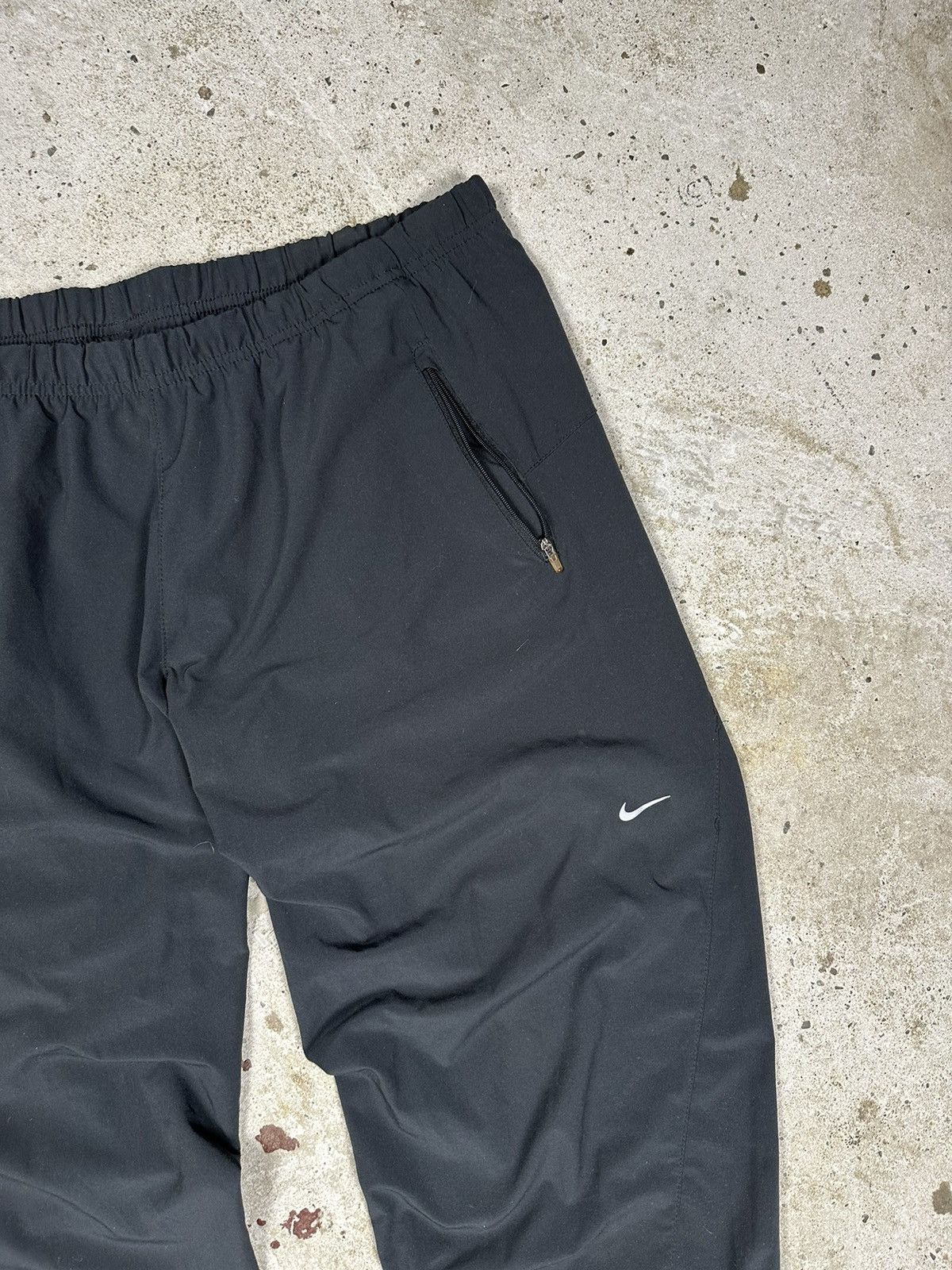 Nike × Vintage Vintage Y2K Nike Black Track Pants Swoosh Baggy Size US 34 / EU 50 - 6 Thumbnail