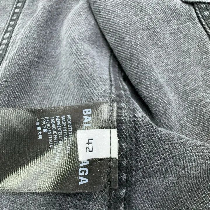 Balenciaga Balenciaga SS21 Printed Loose Denim Jacket 0079-2507 Size L / US 10 / IT 46 - 6 Thumbnail