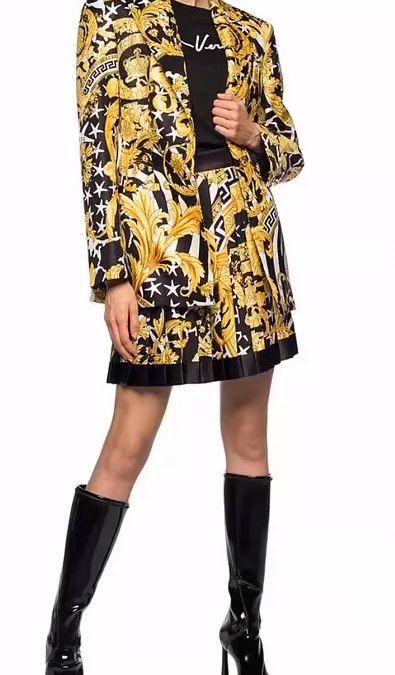 Versace Versace Mulberry silk three-dimensional tailoring blazer Size M / US 6-8 / IT 42-44 - 1 Thumbnail