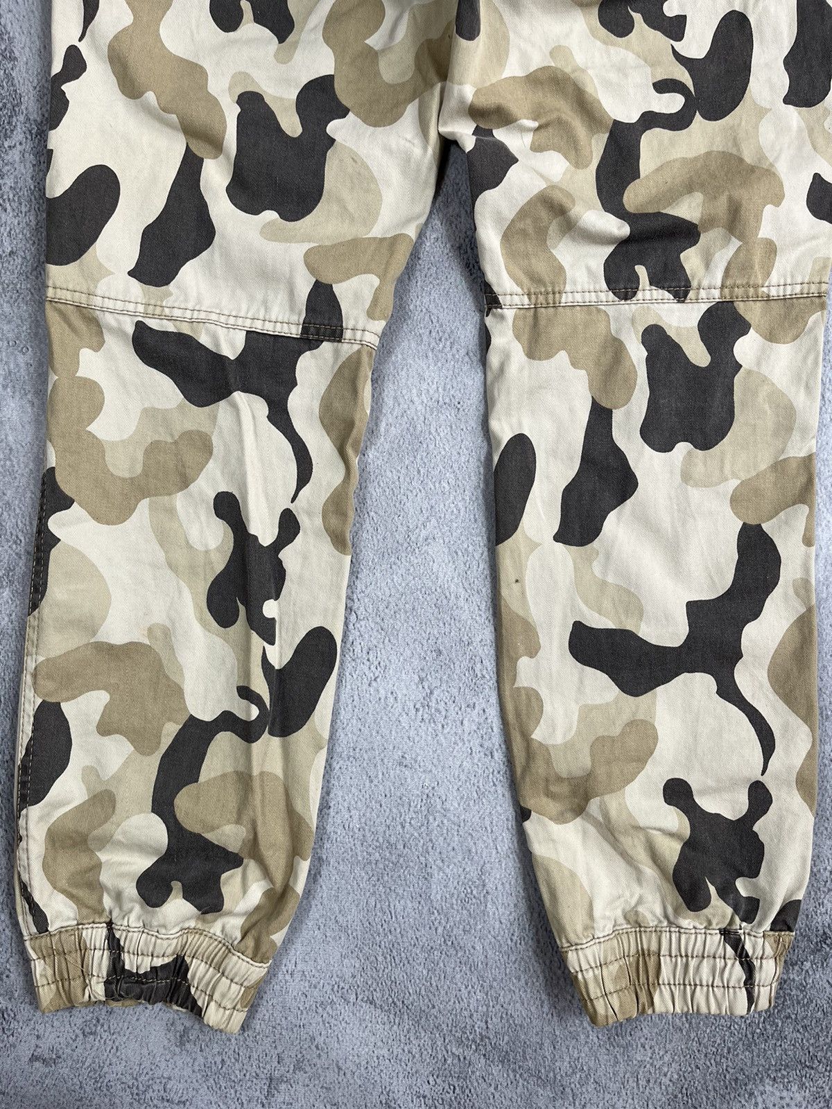 Japanese Brand × Vintage Vintage Y2K Low Rise camo double knee style pants japan M Size 28" / US 6 / IT 42 - 8 Thumbnail