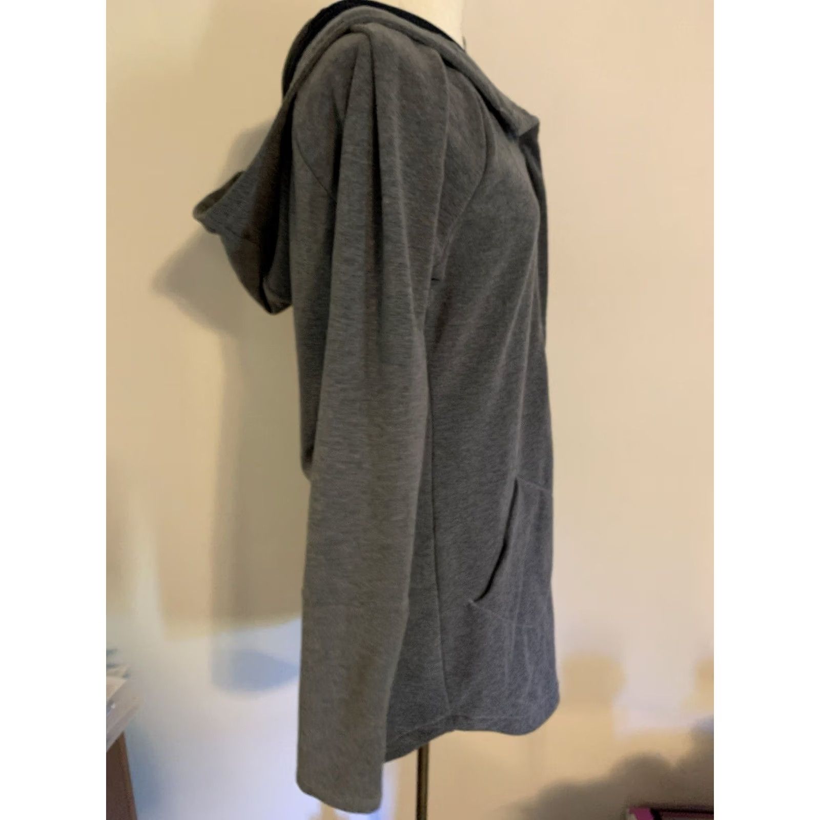 The North Face VINTAGE The North Face Jacket Women M Gray Wrapture Yoga Flashdry Full Zip Thumb Holes Size M / US 6-8 / IT 42-44 - 3 Thumbnail