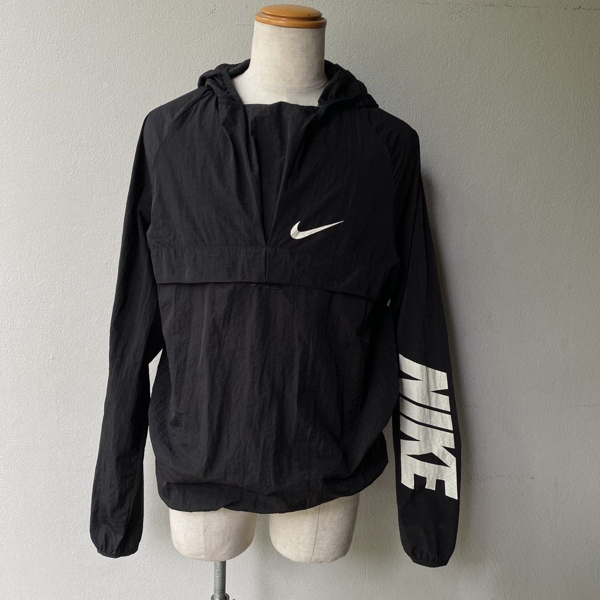 Nike Nike Black Windbreaker with Bold Back Print Size US M / EU 48-50 / 2 - 12 Thumbnail