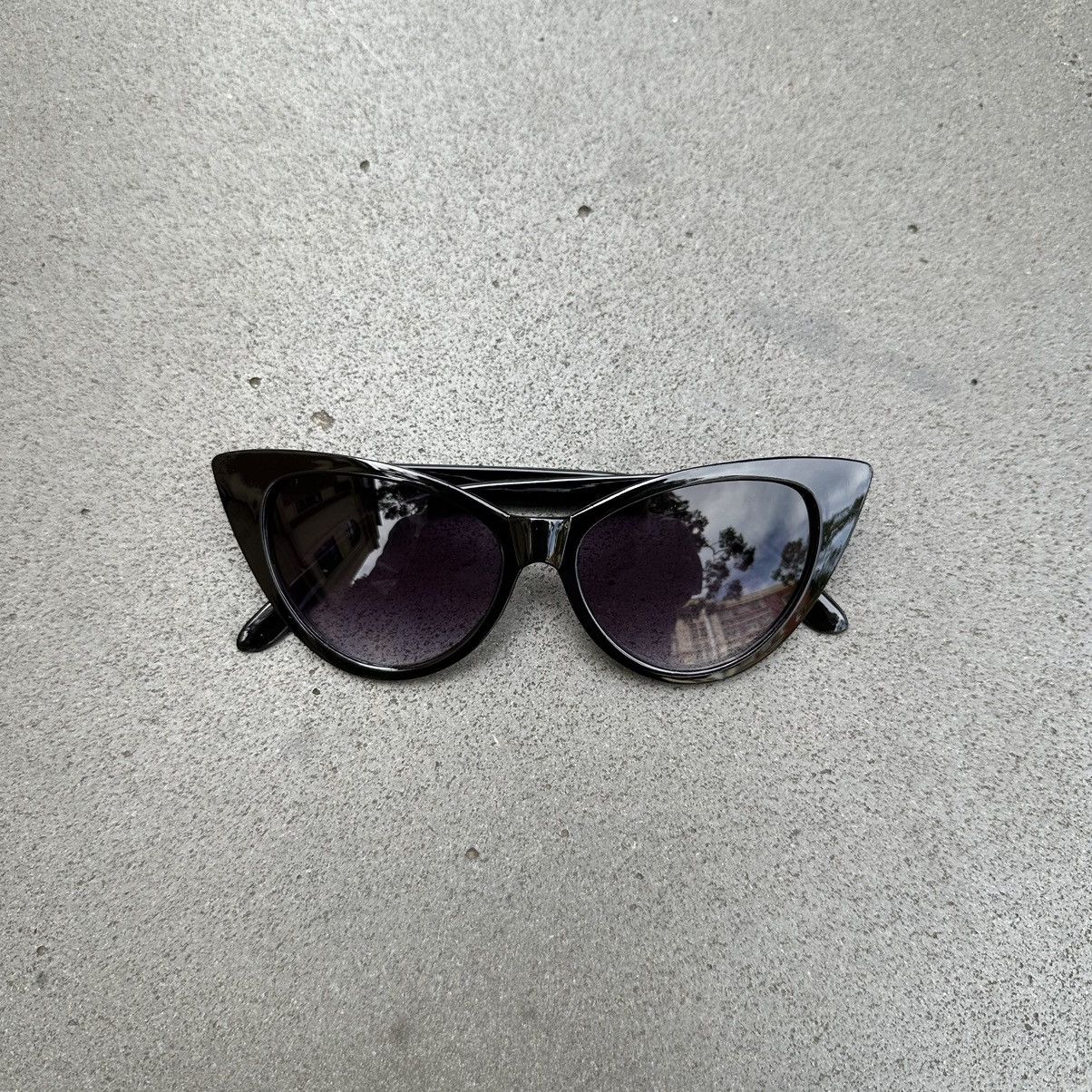 Other Y2K Unisex Sunglasses Retro Fashion Shades KD8829-01 Size ONE SIZE - 1 Thumbnail