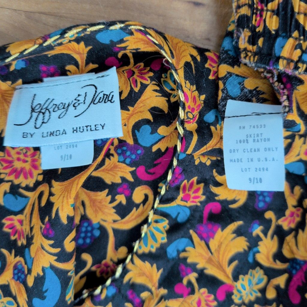 Vintage Vintage USA Made Rayon Skirt and Quilted Jacket Set 9/10 Size M / US 6-8 / IT 42-44 - 2 Thumbnail