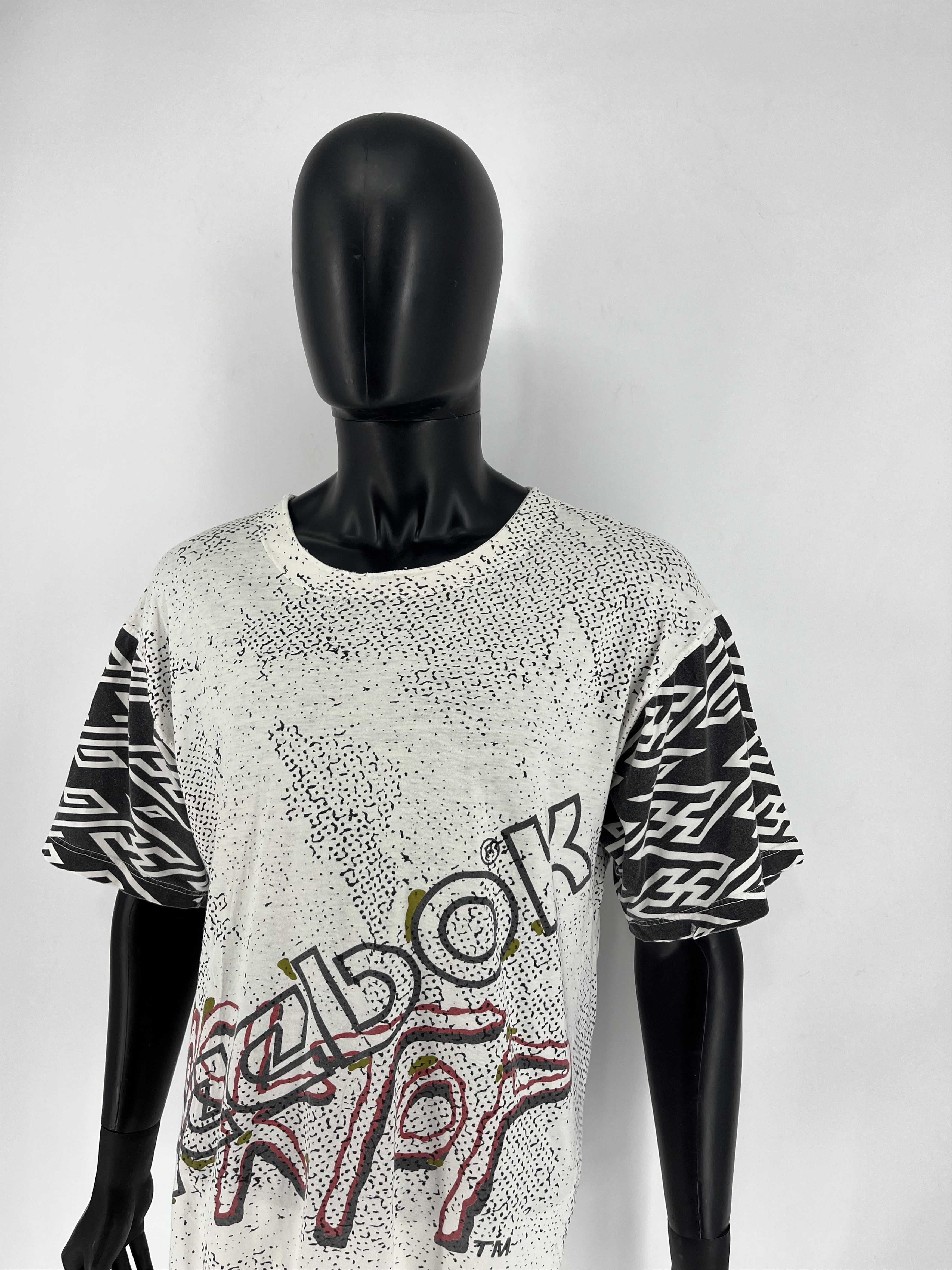 Reebok REEBOK BlackTop Vintage T-Shirt Big Logo Tee Basketball 90s Size US XL / EU 56 / 4 - 4 Thumbnail