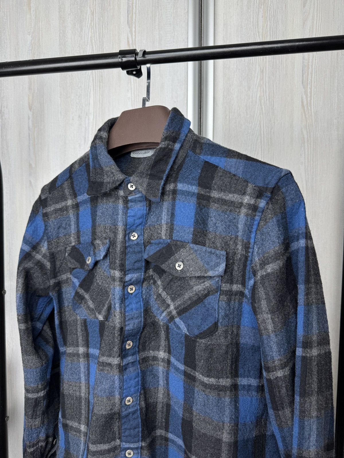 Icebreaker Icebreaker blue checkered flannel outdoor long sleeve shirt Size US M / EU 48-50 / 2 - 5 Thumbnail