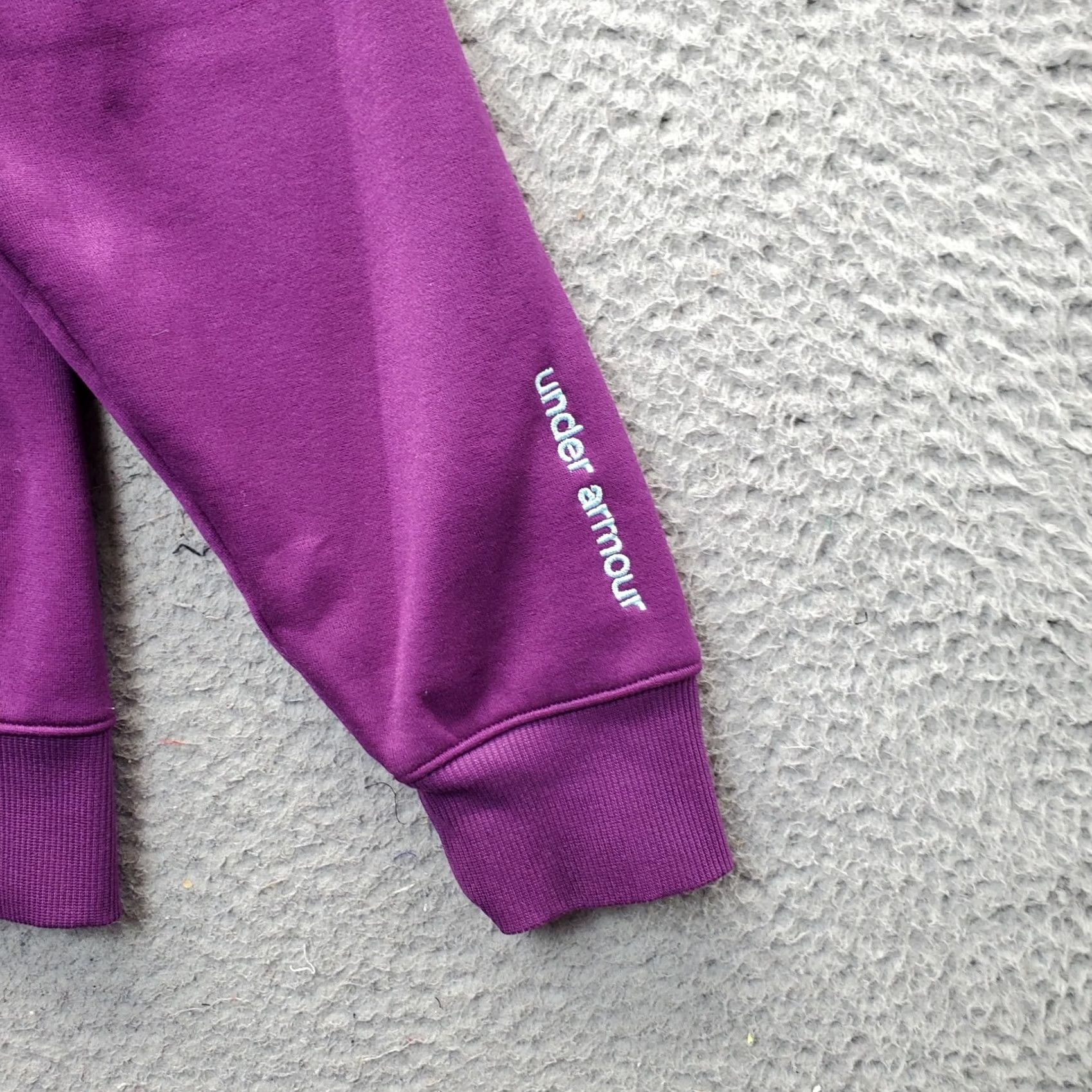 Under Armour Under Armour Women's Hoodie S Purple Pullover Logo Athletic Hooded Lined Pockets 100% Polyester Size S / US 4 / IT 40 - 8 Thumbnail