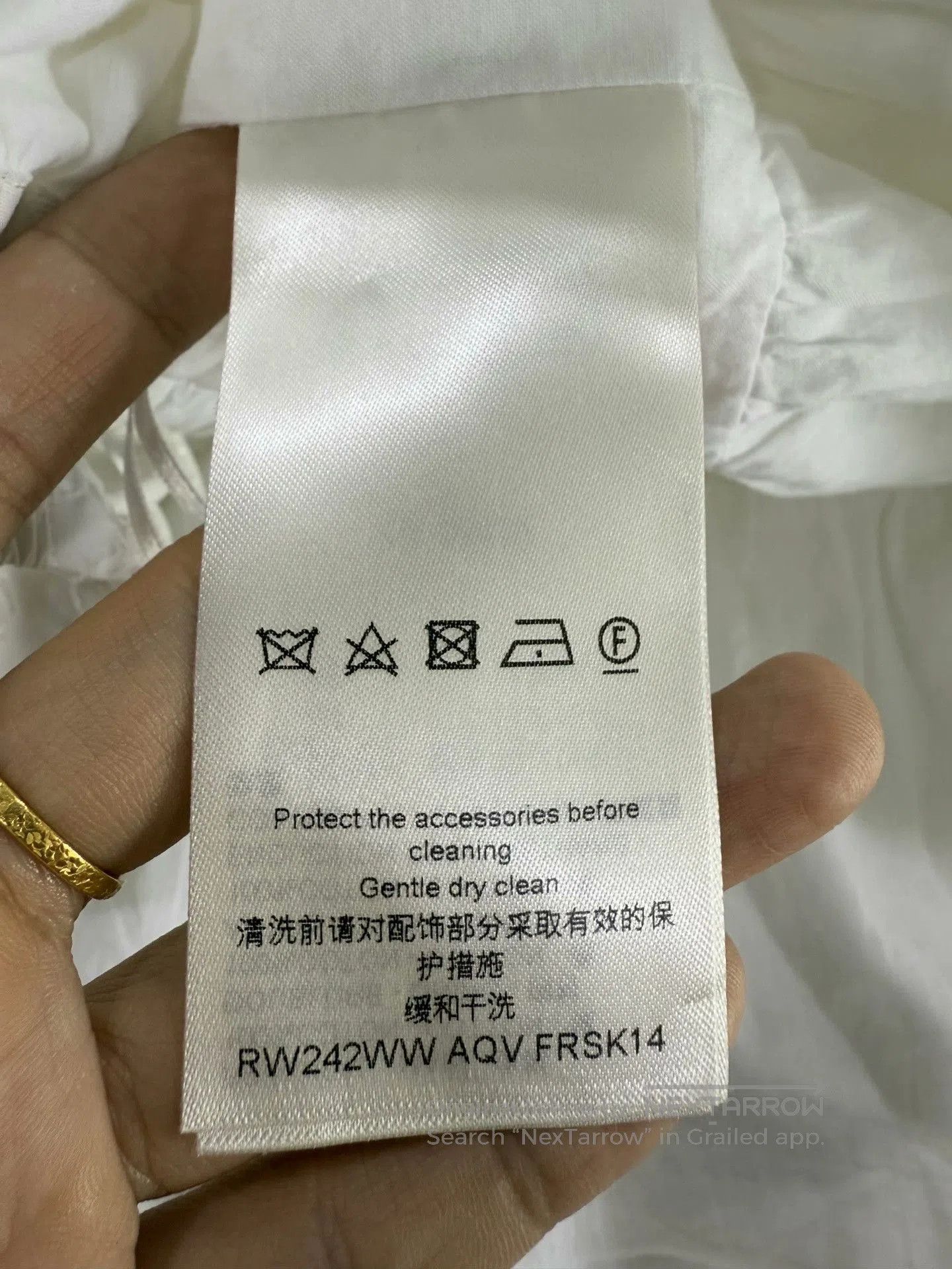 Louis Vuitton Louis Vuitton White Pleated Pattern Skirt. Size 33" - 4 Thumbnail