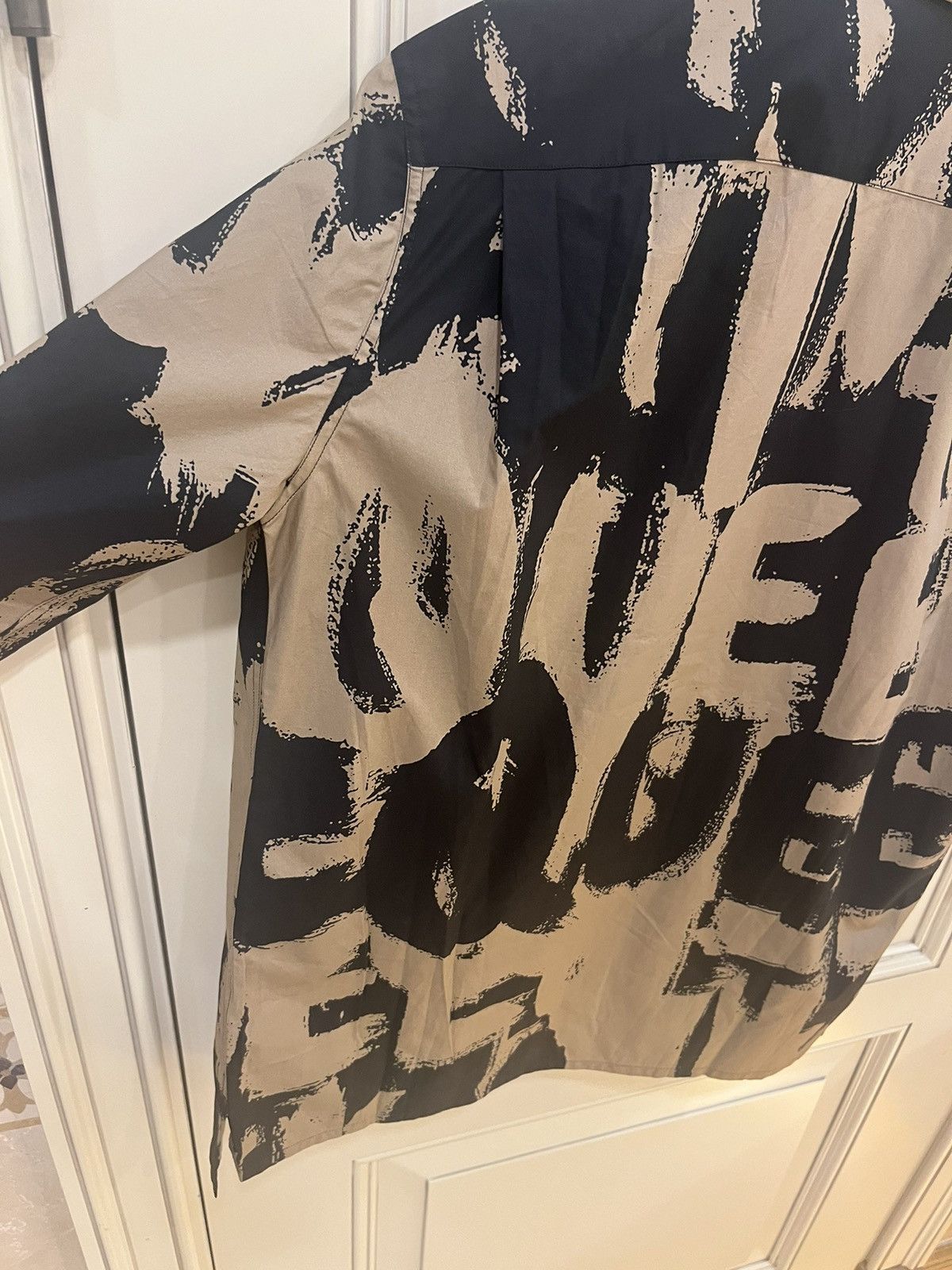 Alexander McQueen Graffiti logo print short sleeve shirt size 15++ Size US M / EU 48-50 / 2 - 15 Thumbnail
