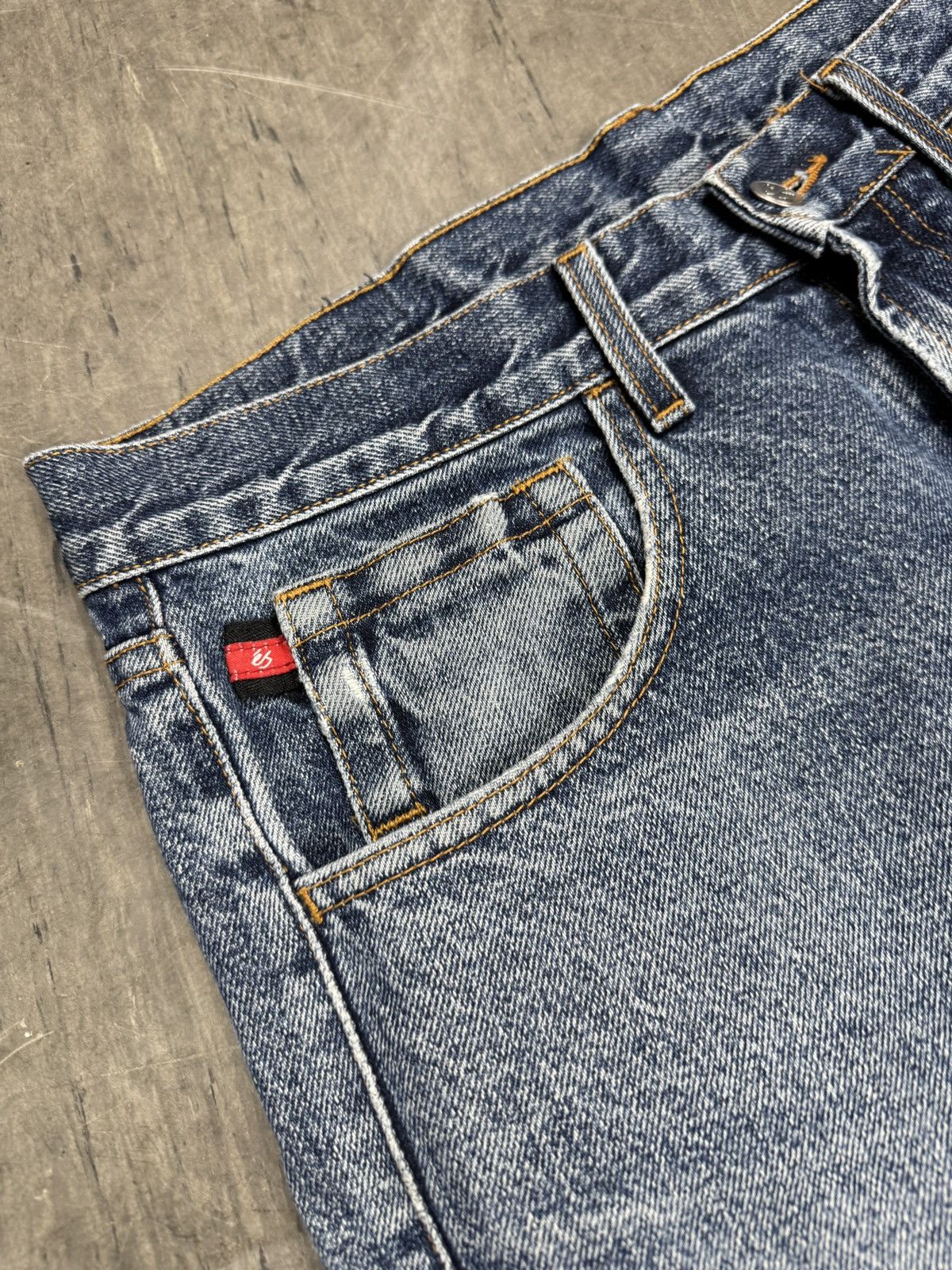 Vintage ᶠᵃⁿᶜʸᵍᵘʸ Vintage Baggy Washed Denim Jeans Wide leg Y2K Size US 34 / EU 50 - 4 Thumbnail