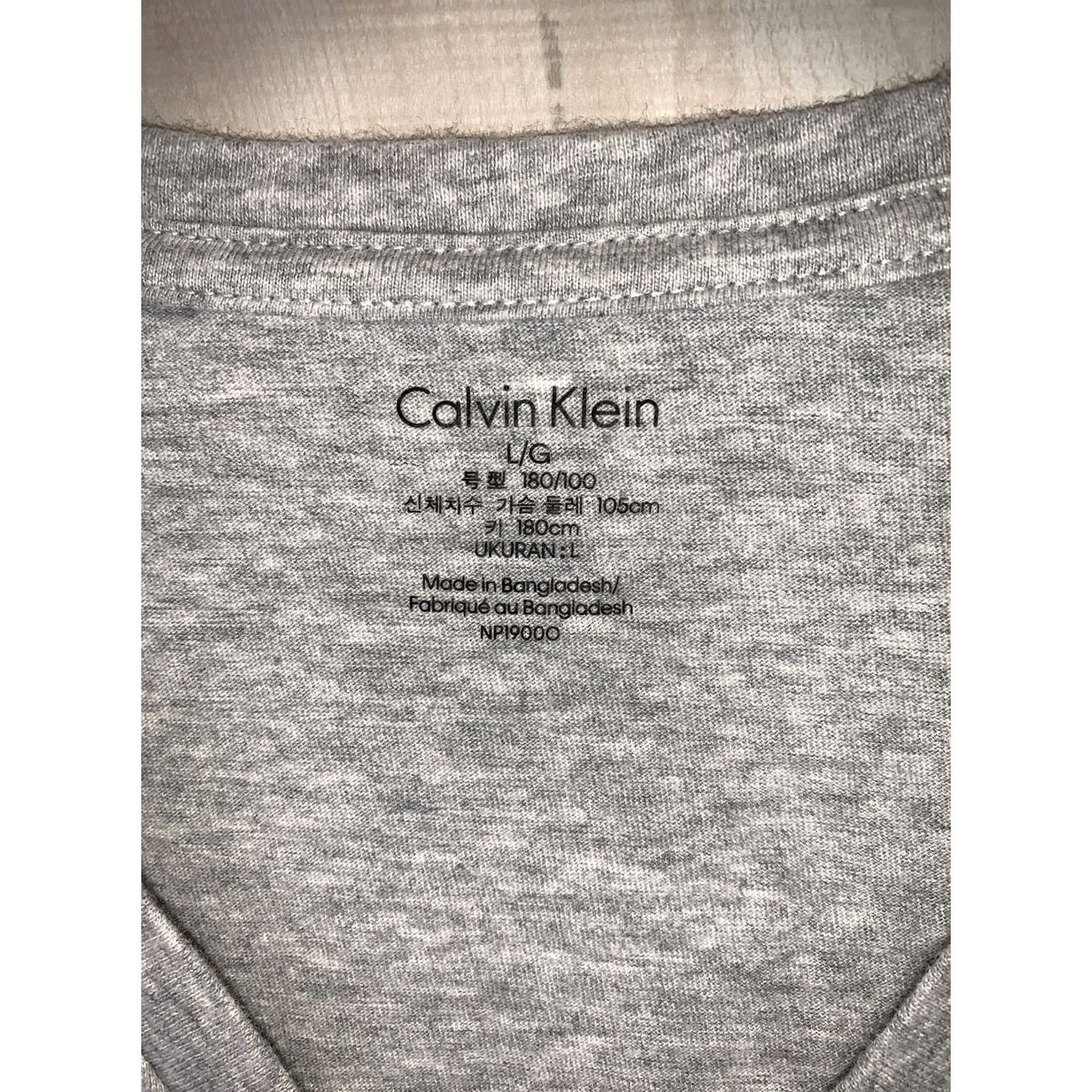 Calvin Klein Calvin Klein Men’s L Gray V-Neck Short Sleeve T-Shirt 3178, CK, Regular, Solid, Pre Owned, Size L, Men, Gray, T-Shirt Size US L / EU 52-54 / 3 - 4 Thumbnail