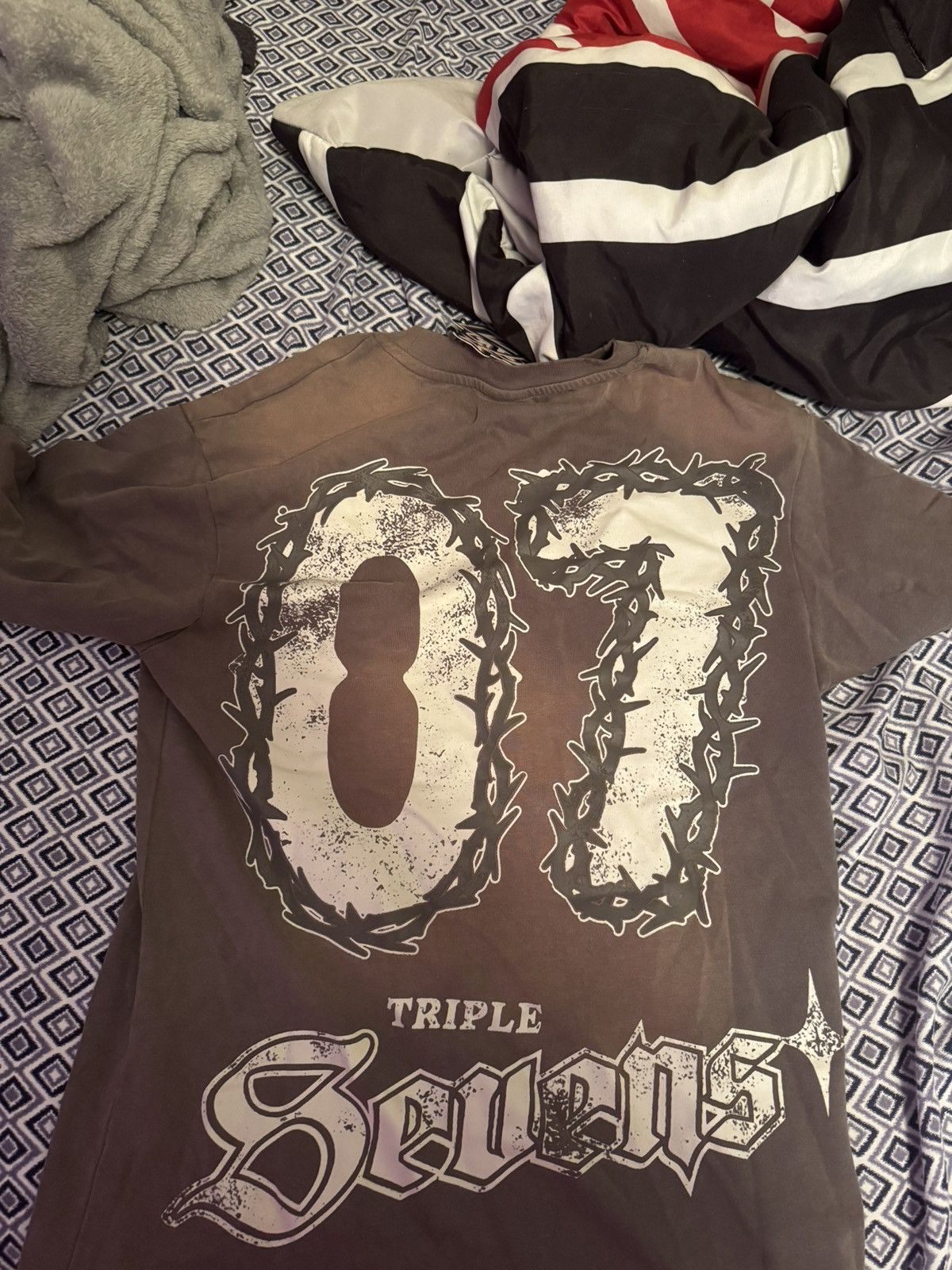 TRIPLE SEVENS TRIPLE SEVENS NY SAVIOR TEE GREY Size US S / EU 44-46 / 1 - 2 Thumbnail