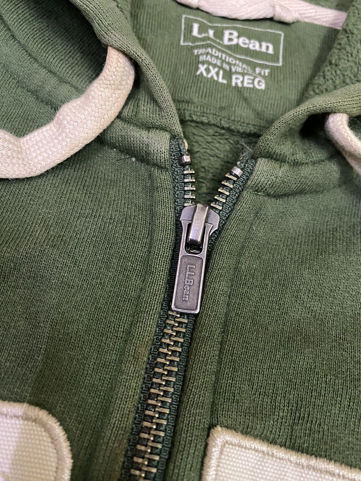 L.L. Bean LL Bean Spell Out Embroidery Hoodie Size US XL / EU 56 / 4 - 3 Thumbnail